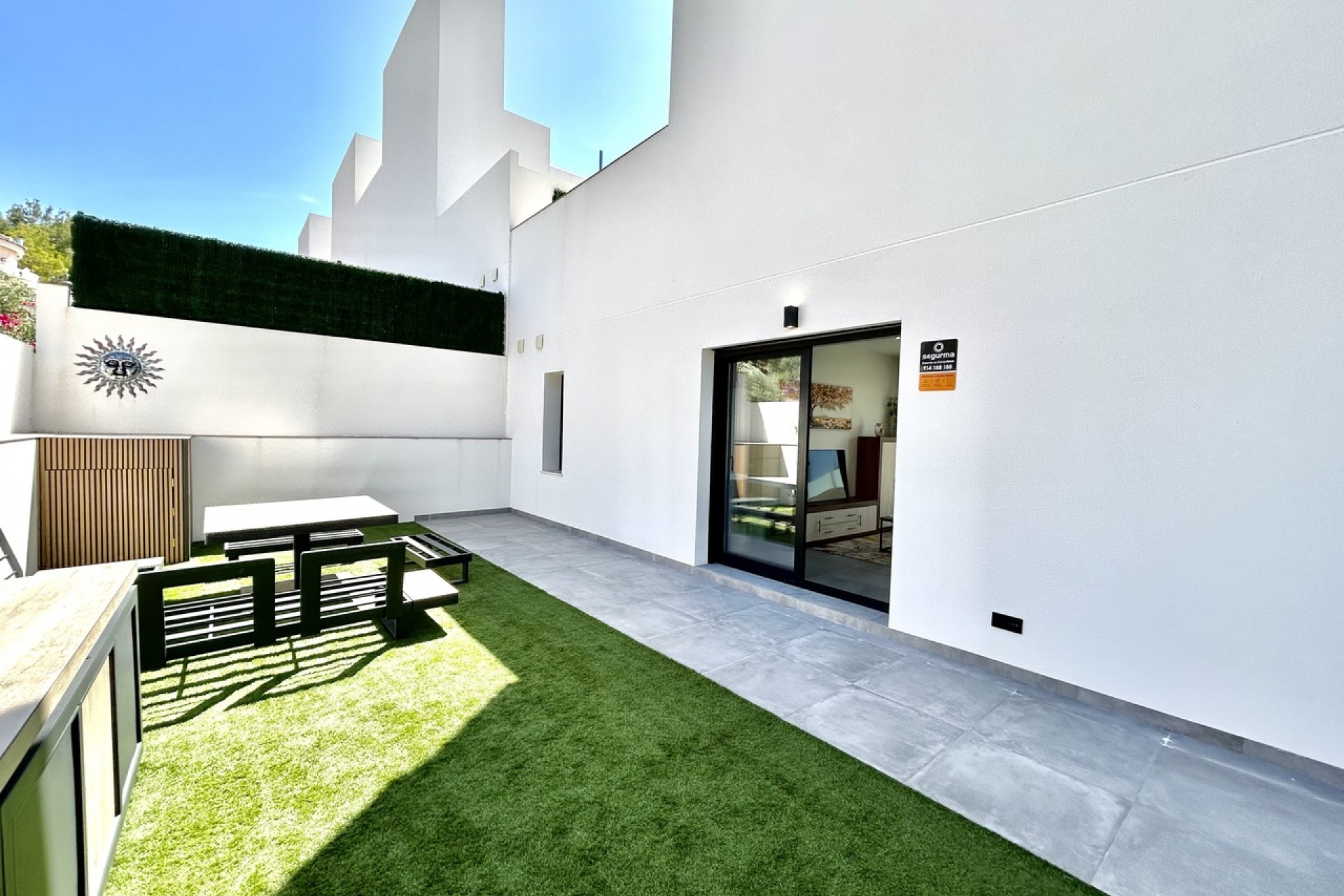 Återförsäljning - Villa -
Villamartin - Costa Blanca