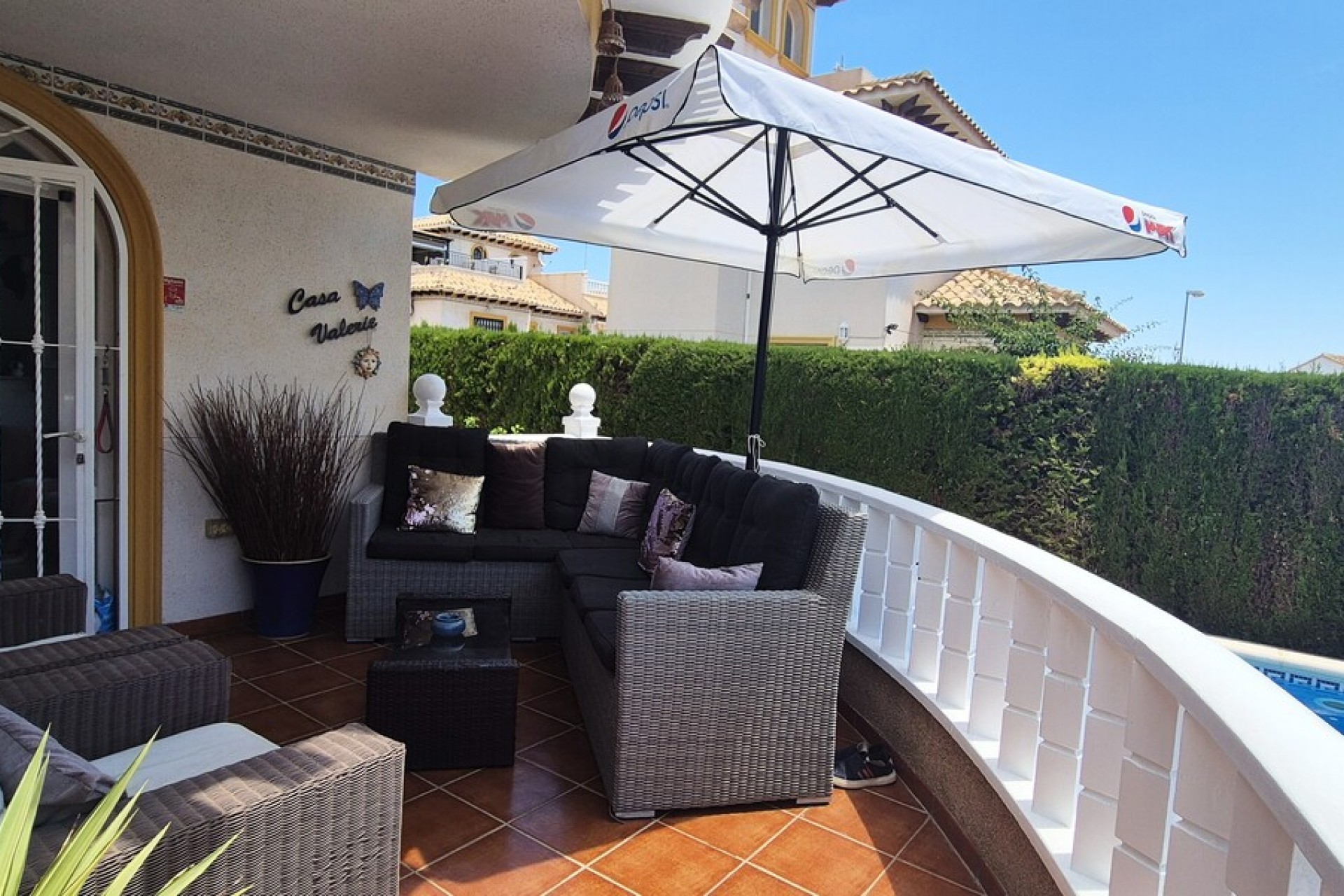 Återförsäljning - Villa -
Villamartin - Costa Blanca