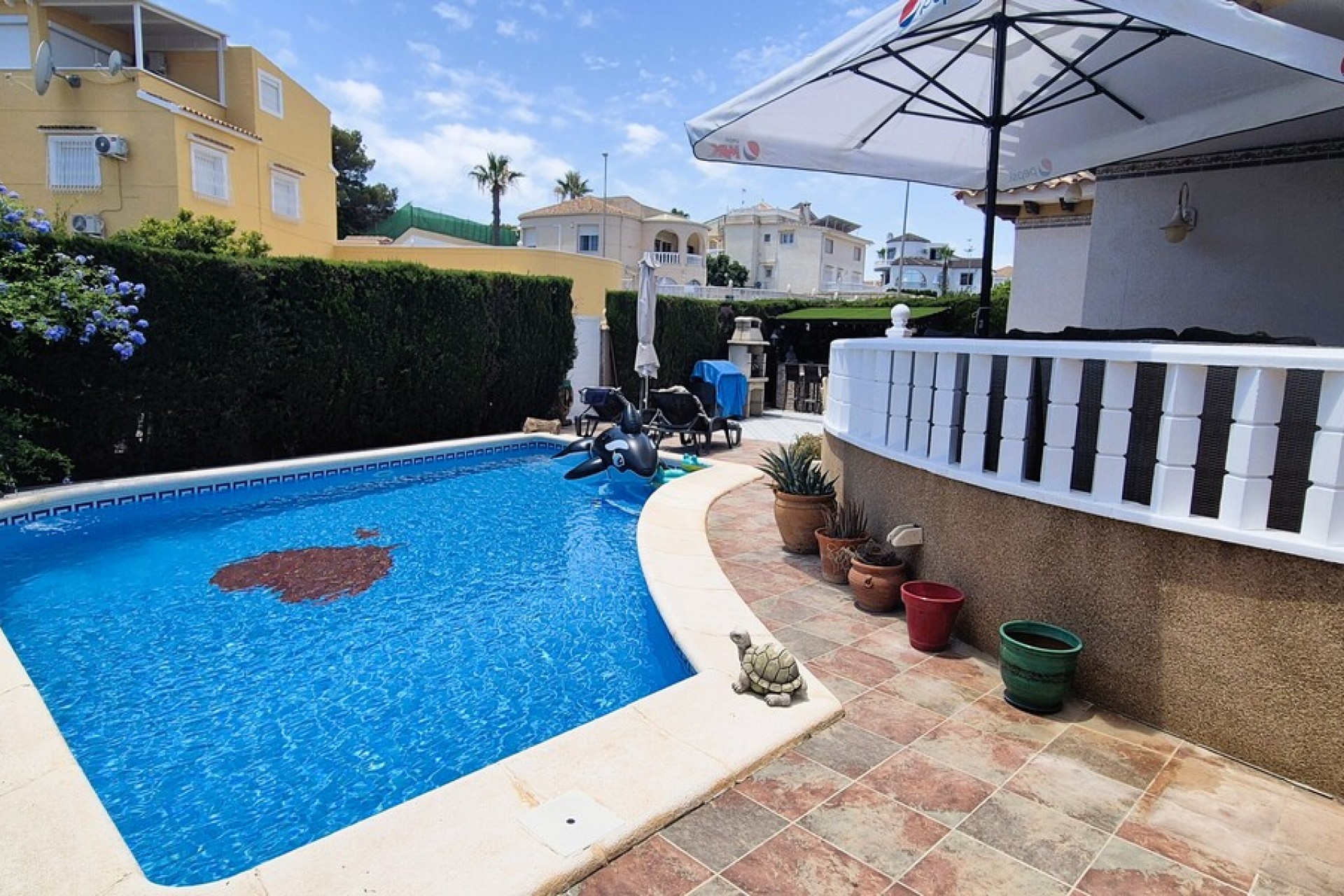 Återförsäljning - Villa -
Villamartin - Costa Blanca