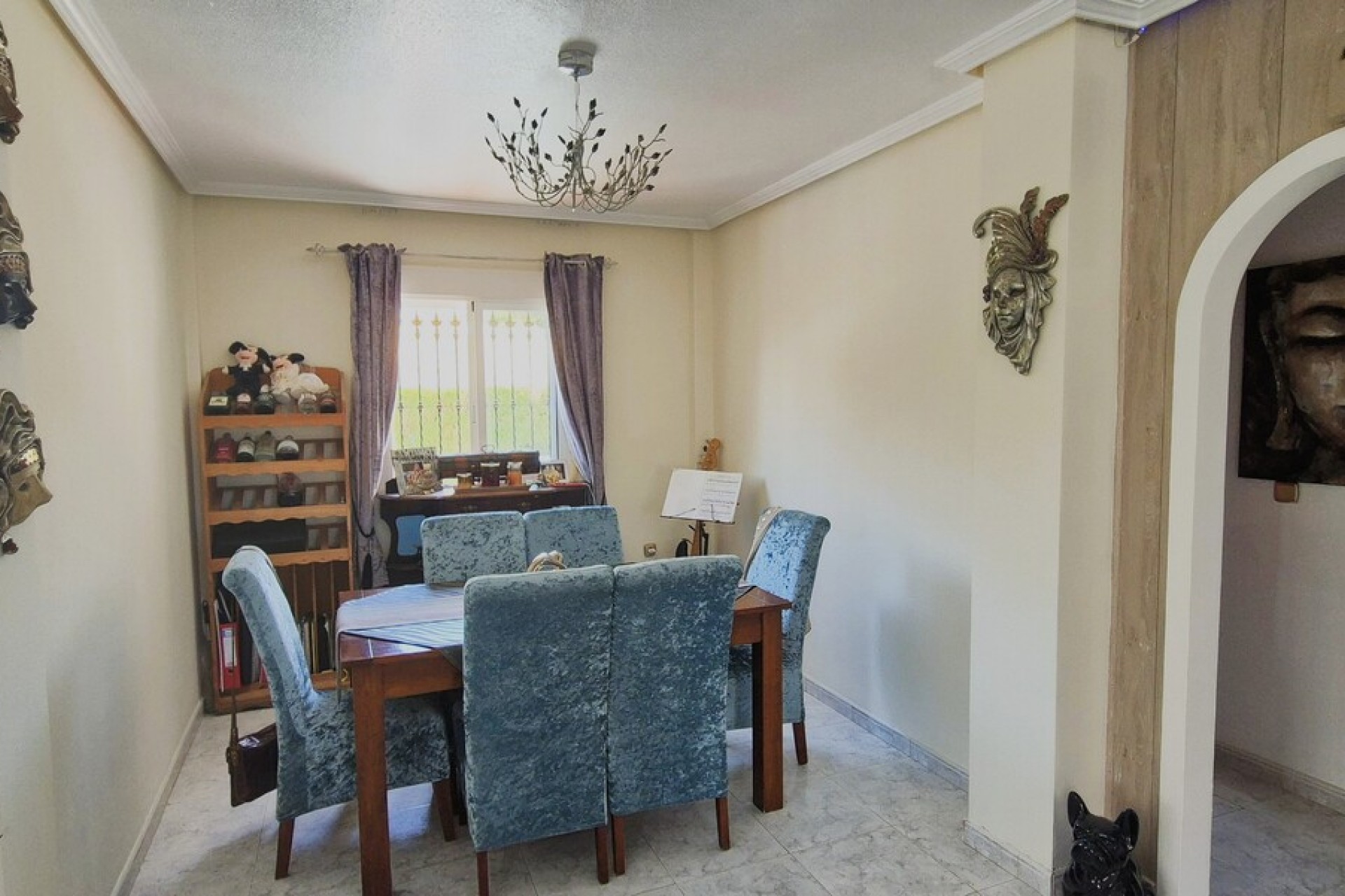 Återförsäljning - Villa -
Villamartin - Costa Blanca