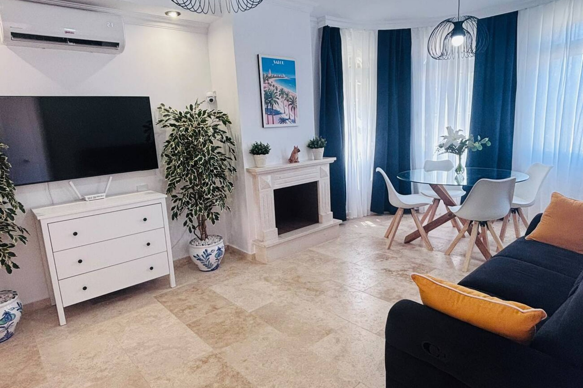 Återförsäljning - Villa -
Villamartin - Costa Blanca