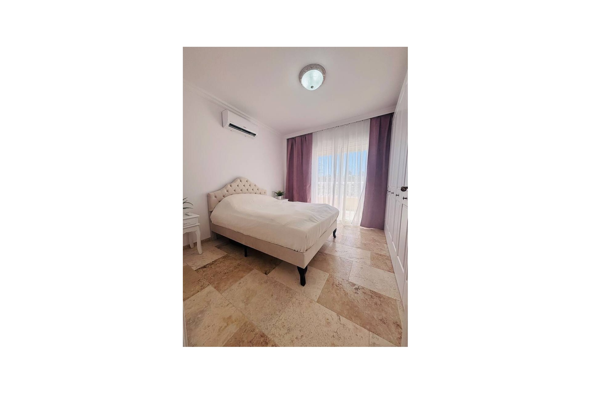 Återförsäljning - Villa -
Villamartin - Costa Blanca
