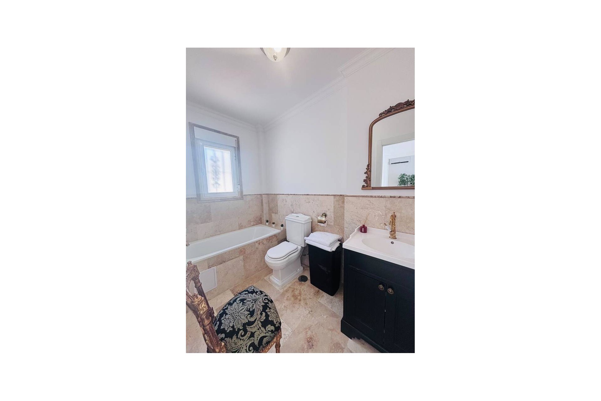 Återförsäljning - Villa -
Villamartin - Costa Blanca