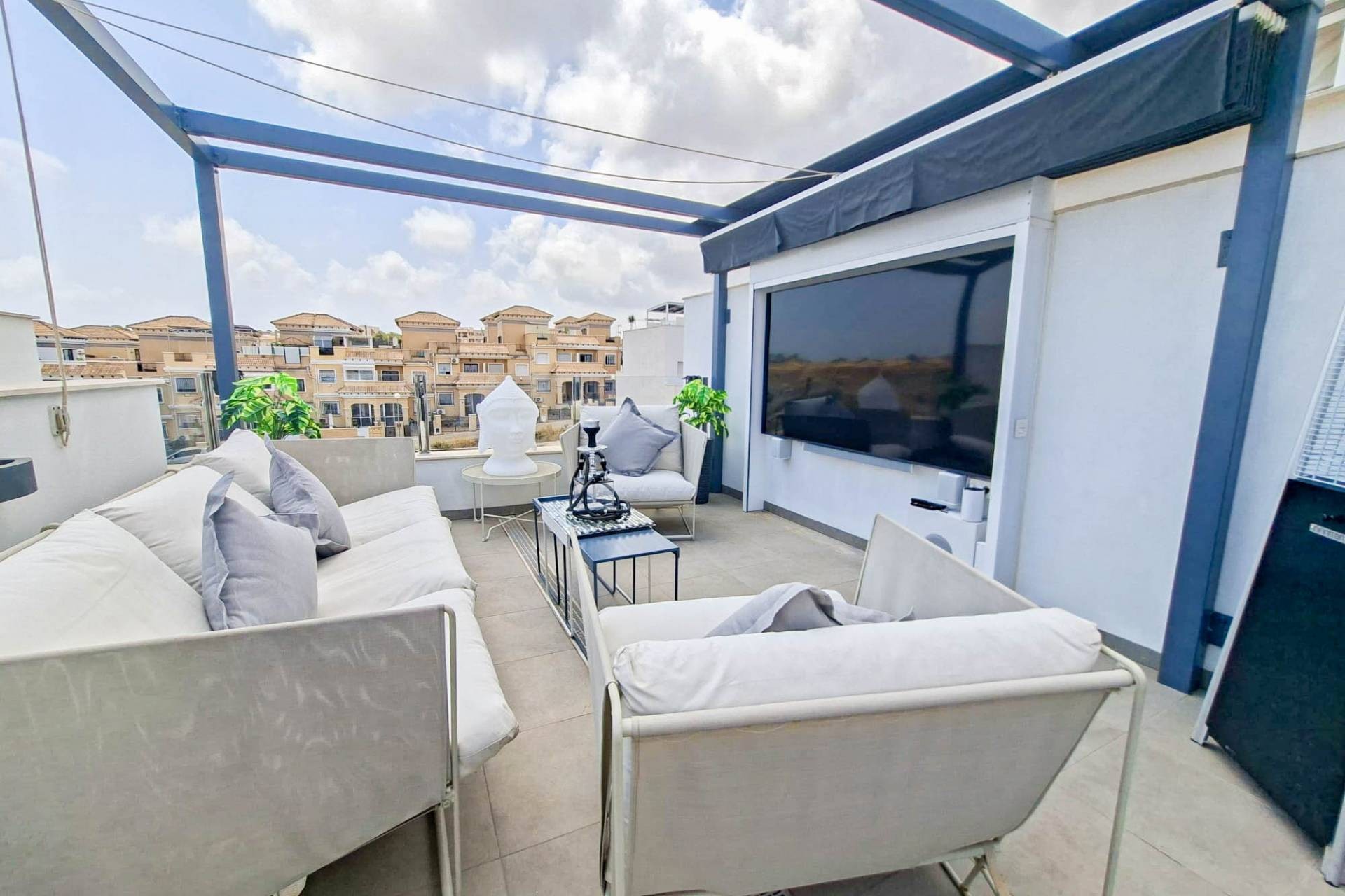 Återförsäljning - Villa -
Villamartin - Costa Blanca