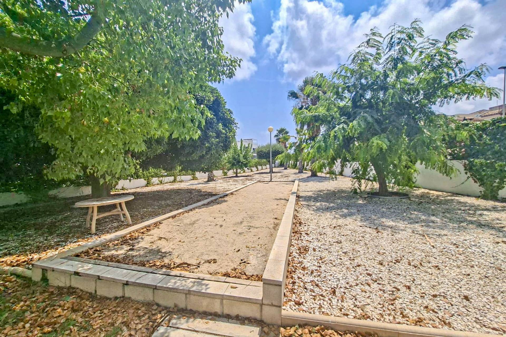 Återförsäljning - Villa -
Villamartin - Costa Blanca