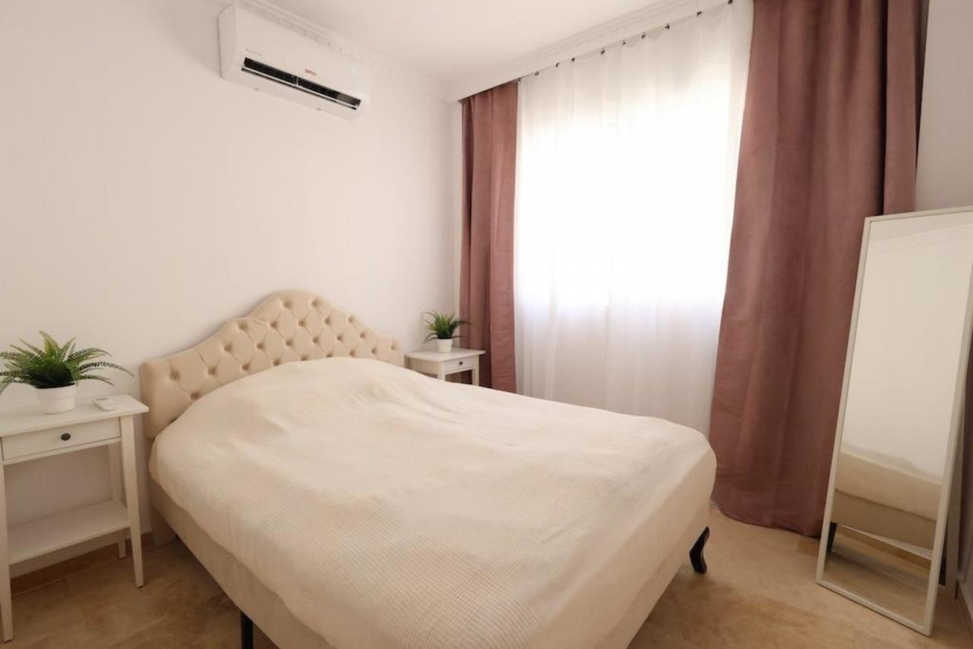 Återförsäljning - Villa -
Villamartin - Costa Blanca