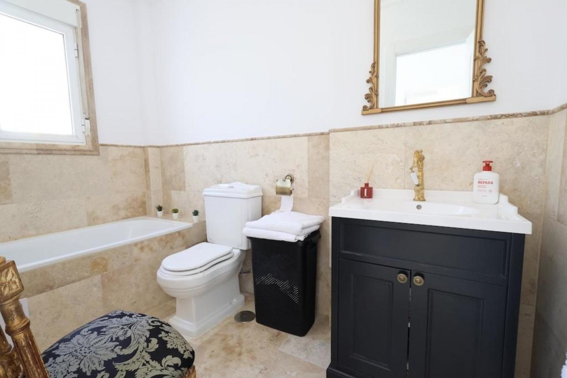 Återförsäljning - Villa -
Villamartin - Costa Blanca