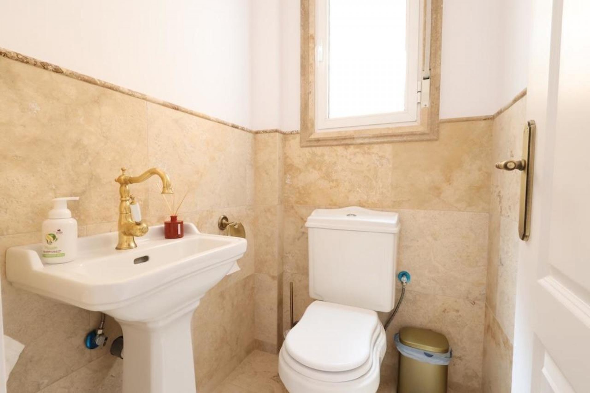 Återförsäljning - Villa -
Villamartin - Costa Blanca