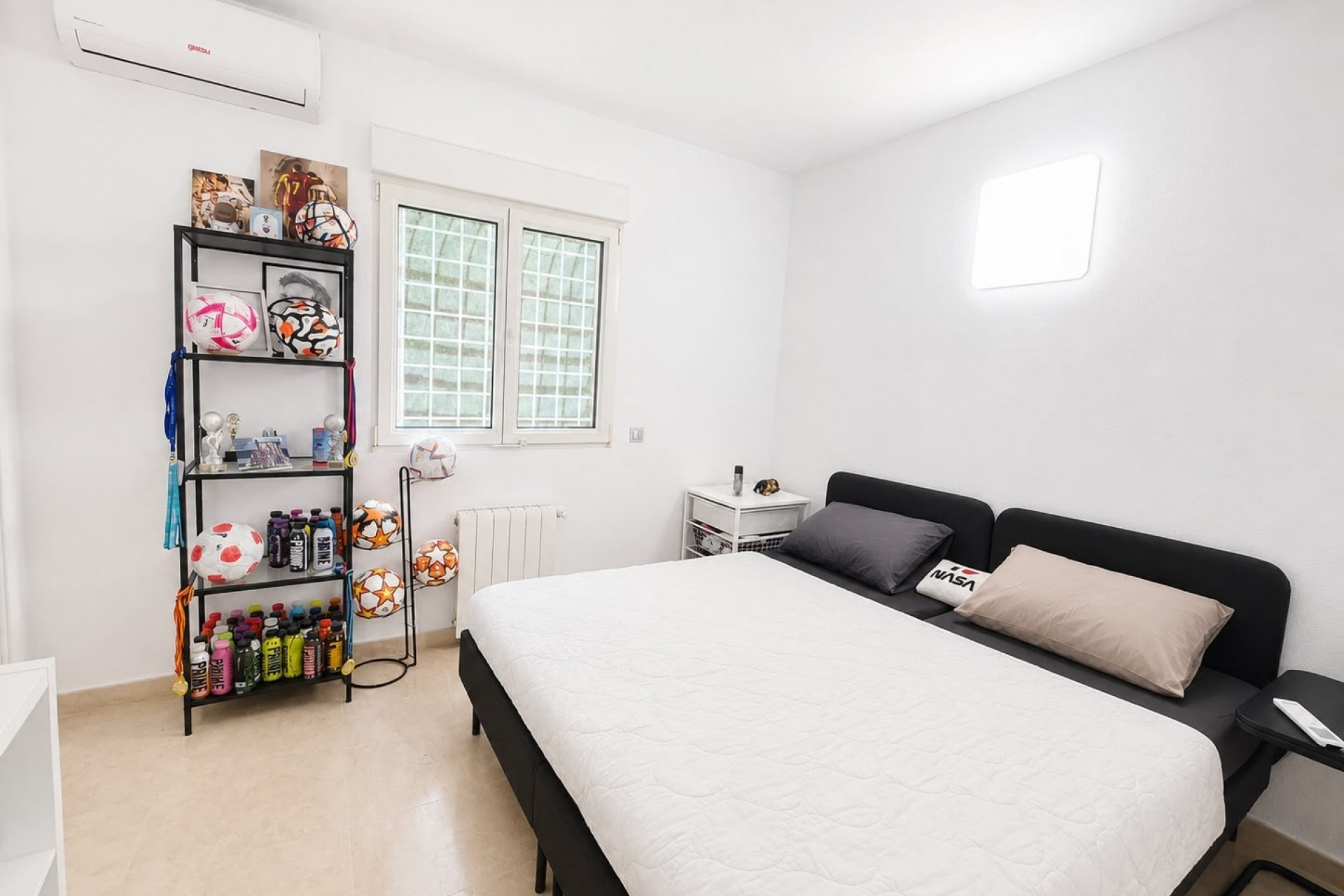 Återförsäljning - Villa -
Villamartin - Costa Blanca
