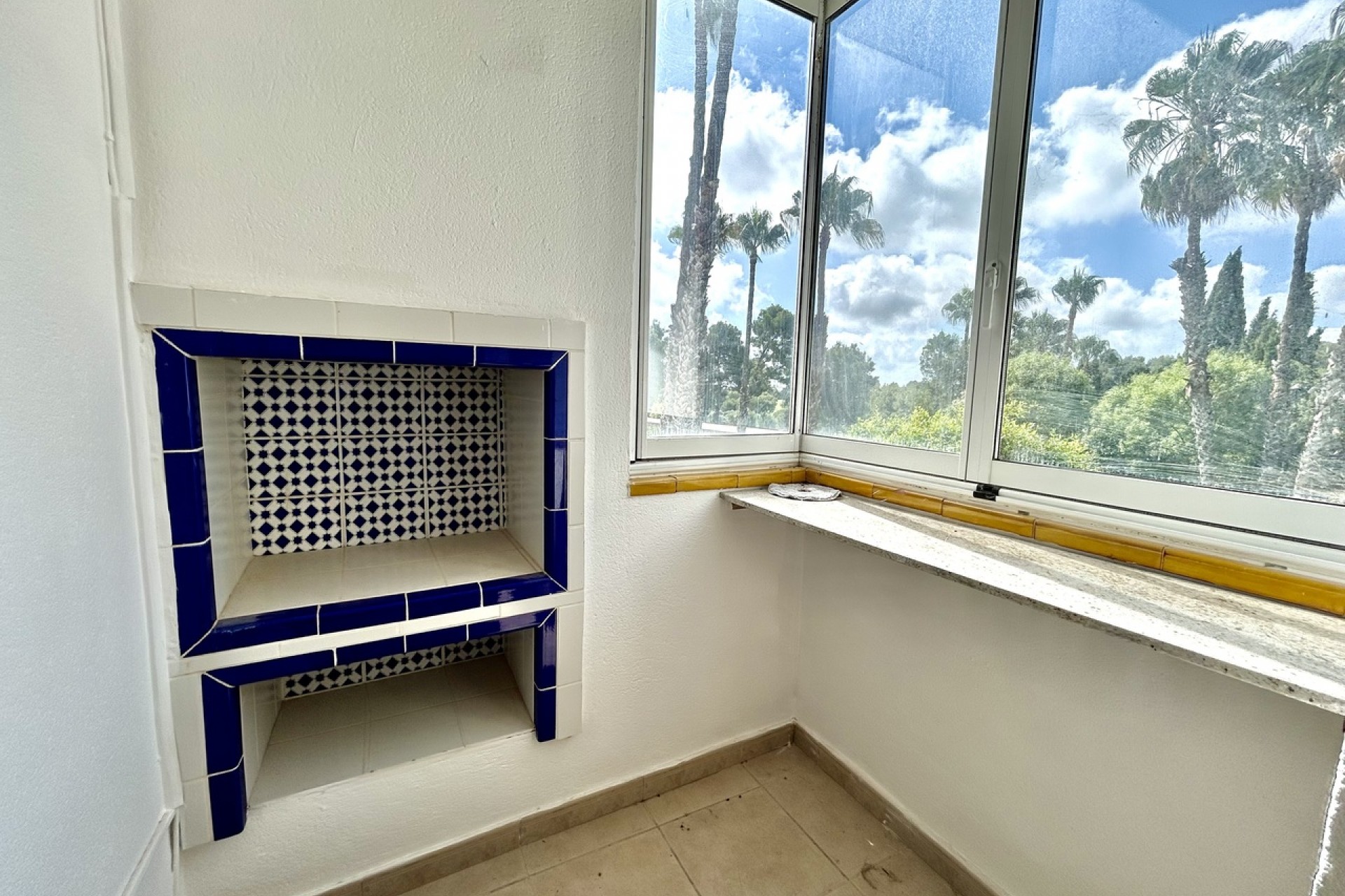 Återförsäljning - Villa -
Villamartin - Costa Blanca