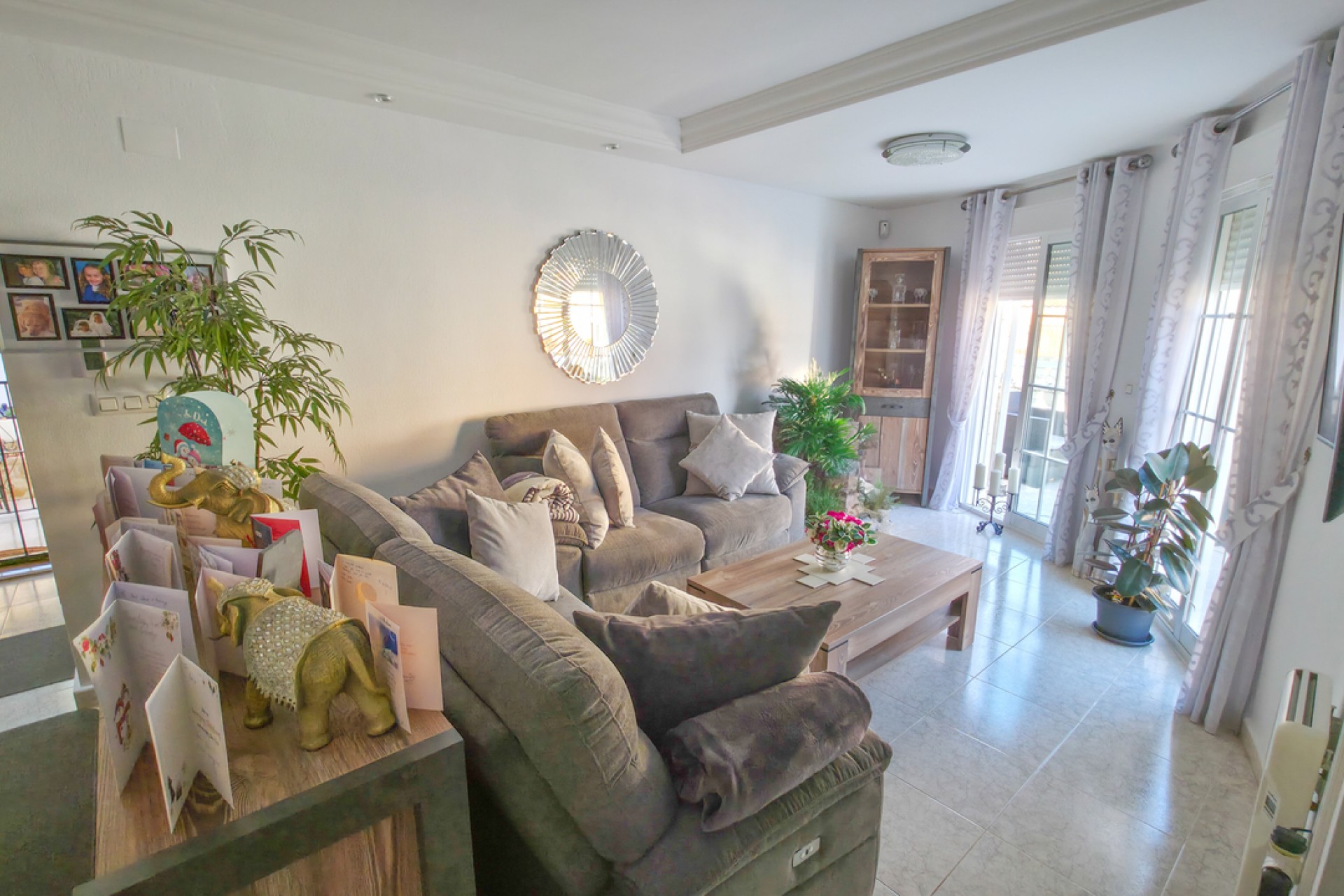 Återförsäljning - Villa -
Villamartin - Costa Blanca