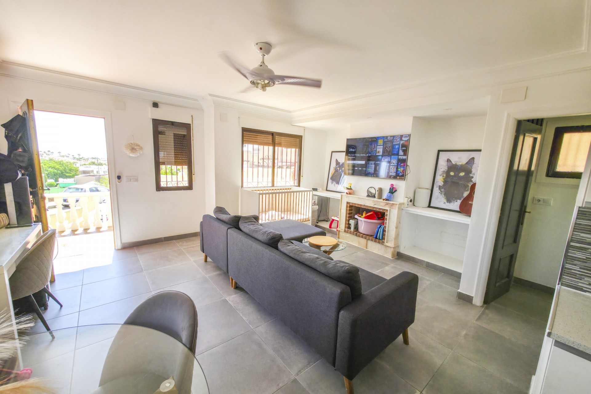 Återförsäljning - Villa -
Villamartin - Costa Blanca