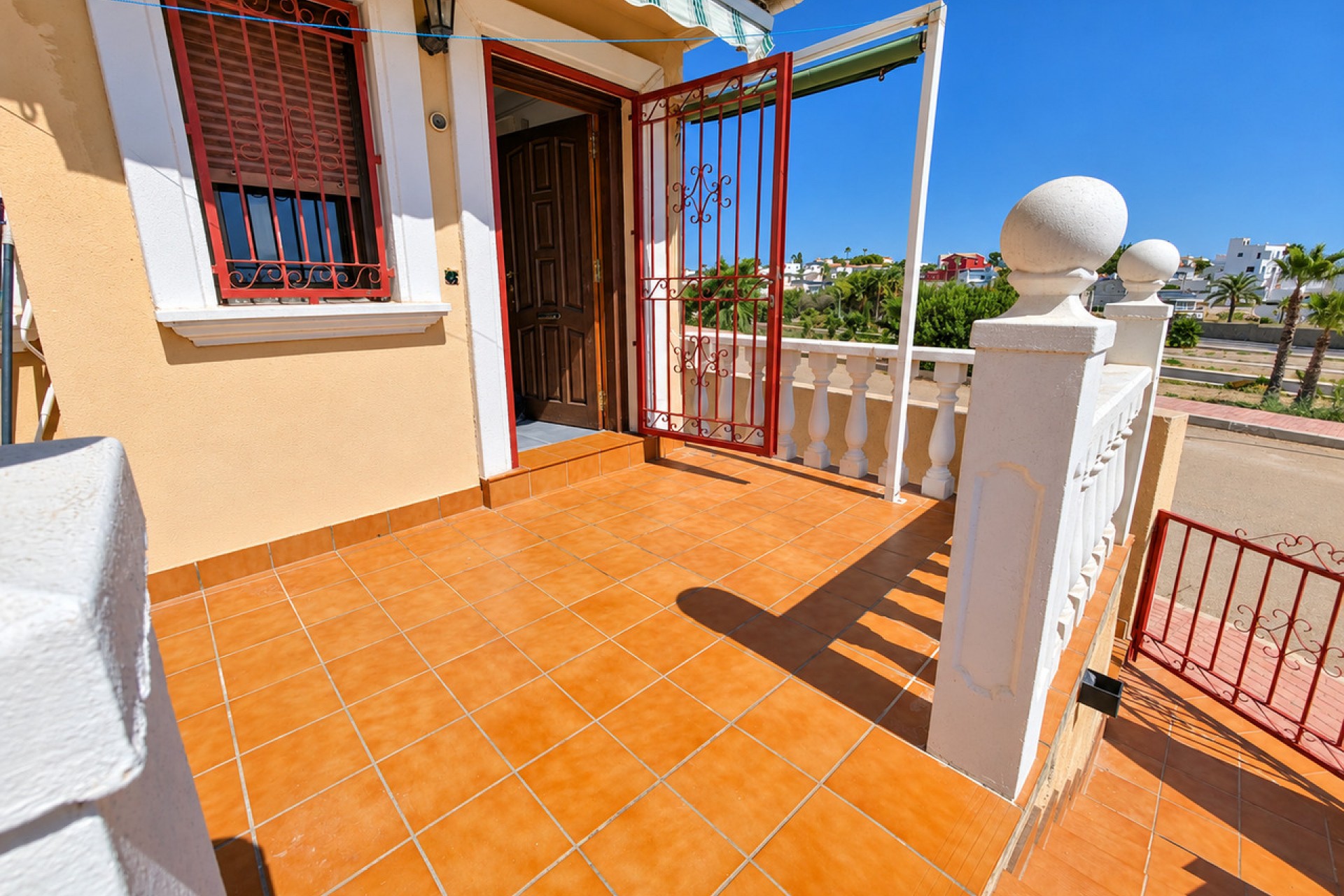Återförsäljning - Villa -
Villamartin - Costa Blanca