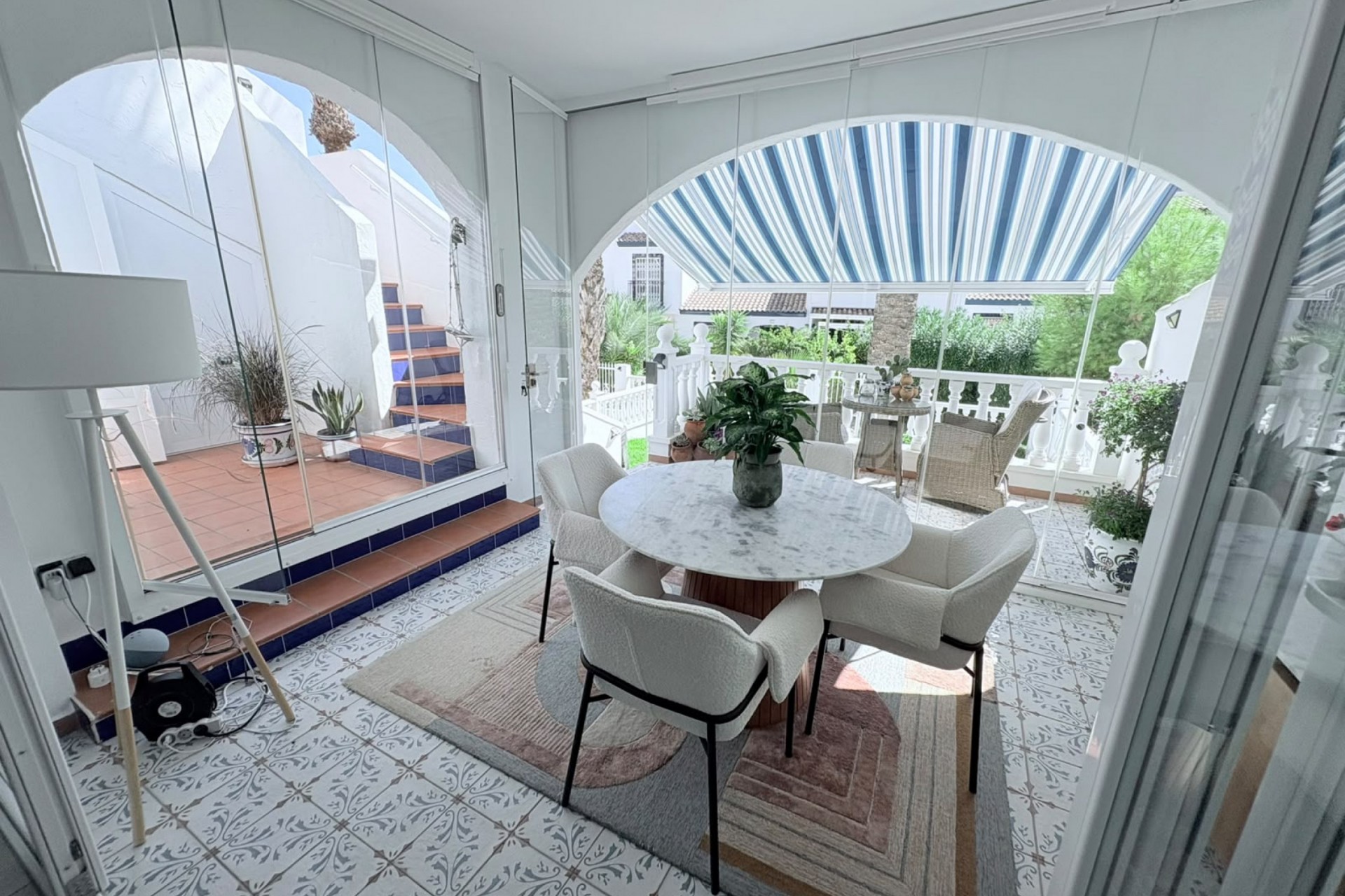 Återförsäljning - Villa -
Villamartin - Costa Blanca