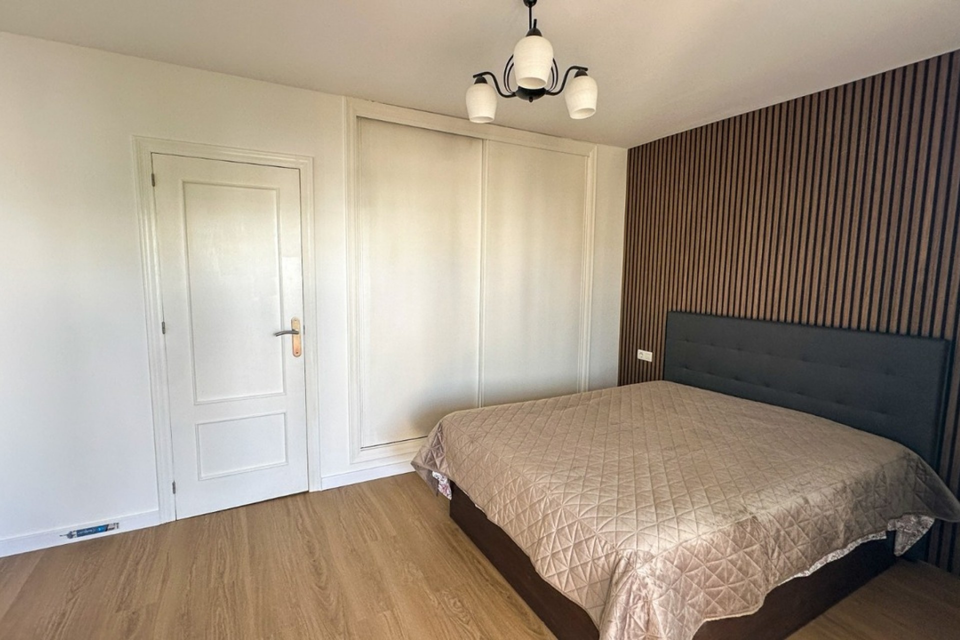 Återförsäljning - Villa -
Villamartin - Costa Blanca