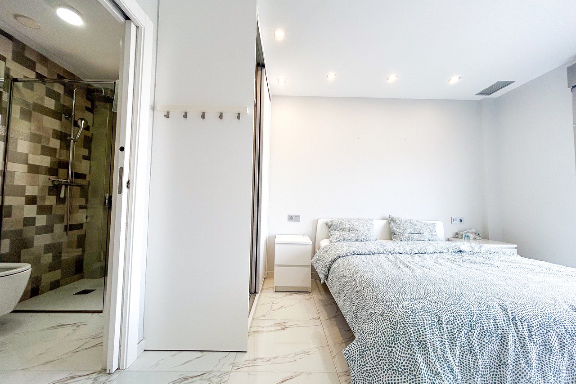 Återförsäljning - Villa -
Villamartin - Costa Blanca