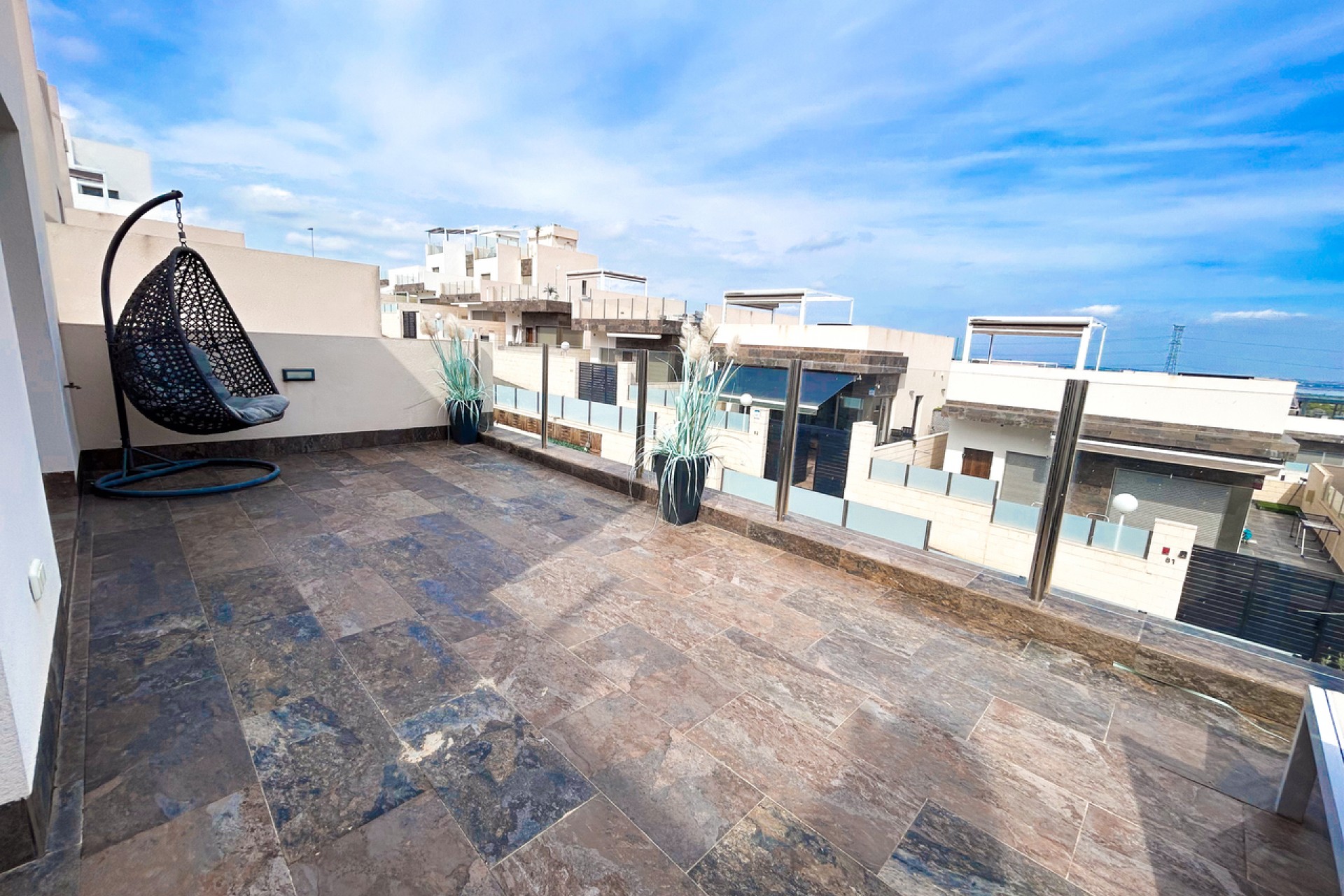 Återförsäljning - Villa -
Villamartin - Costa Blanca