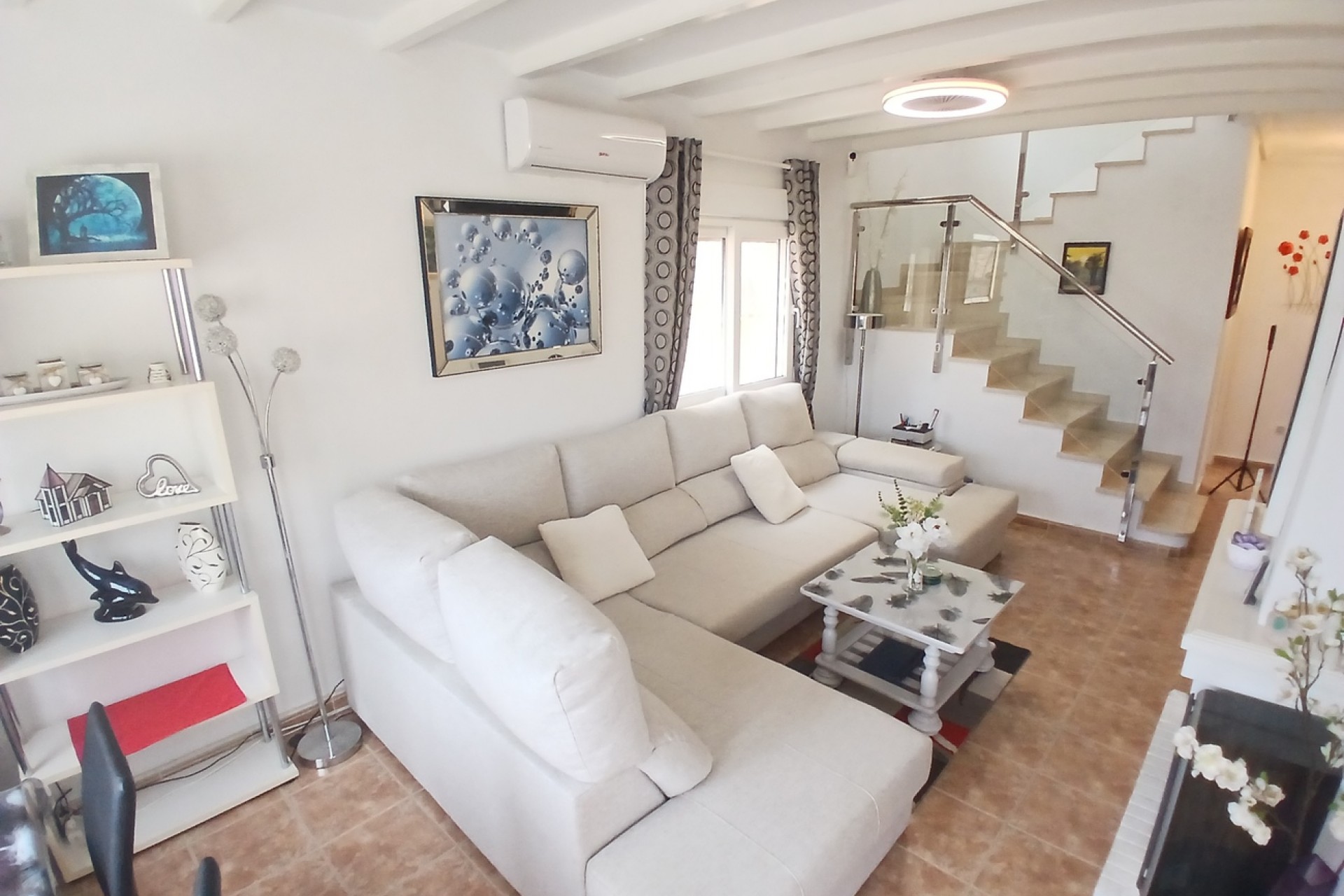 Återförsäljning - Villa -
Villamartin - Costa Blanca