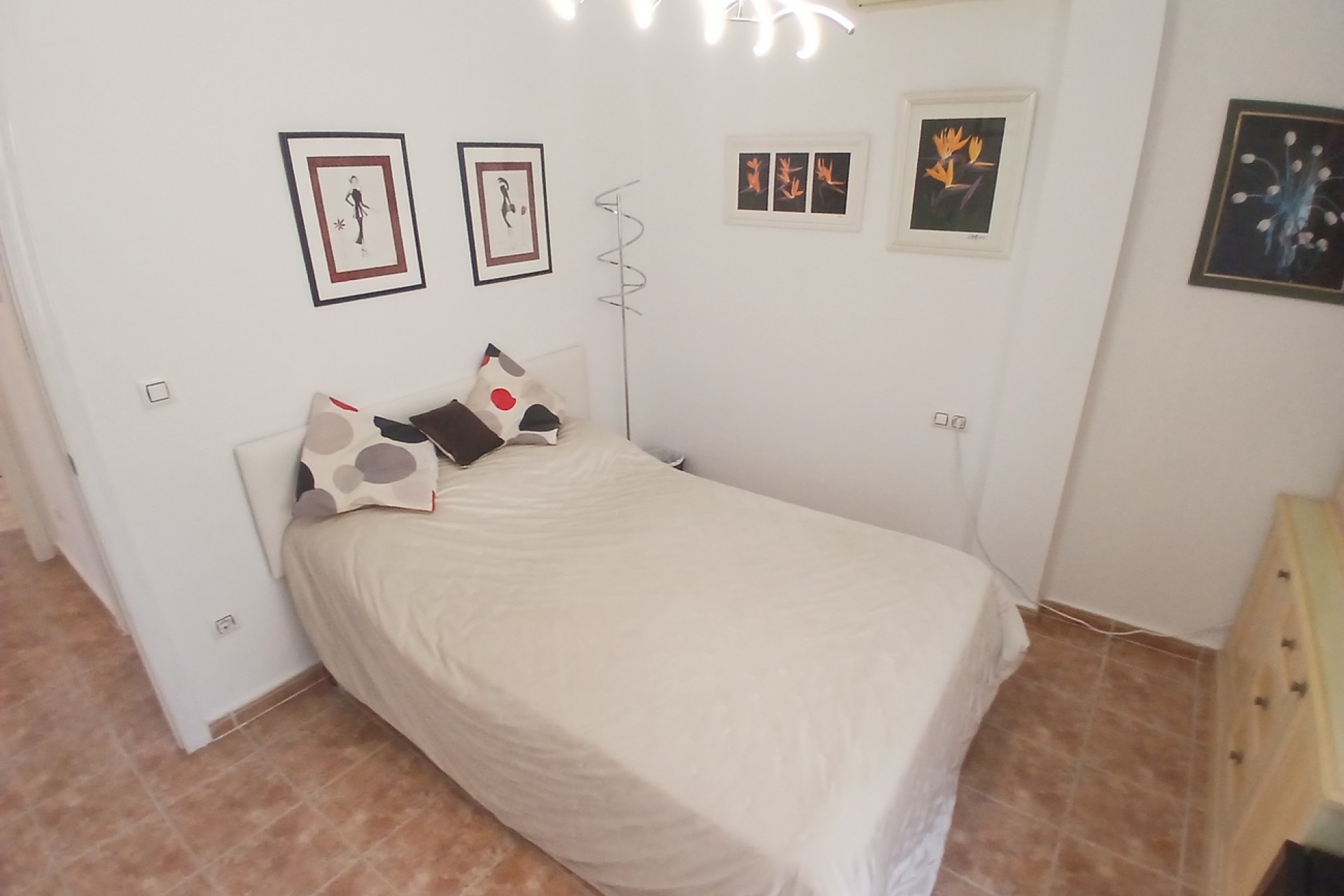 Återförsäljning - Villa -
Villamartin - Costa Blanca