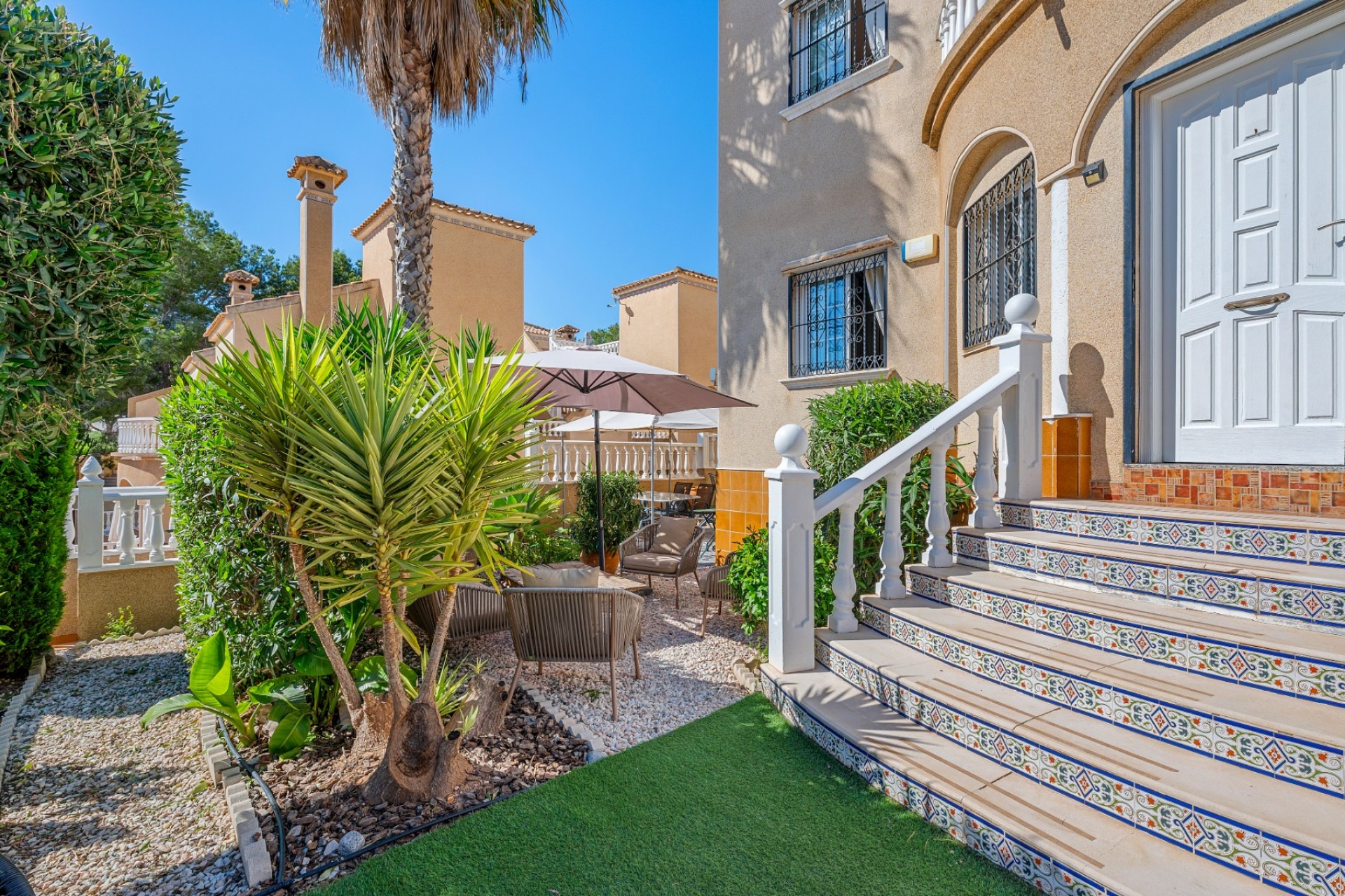 Återförsäljning - Villa -
Villamartin - Costa Blanca