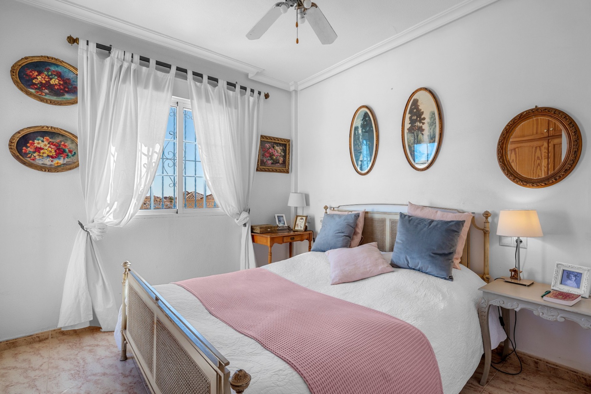 Återförsäljning - Villa -
Villamartin - Costa Blanca