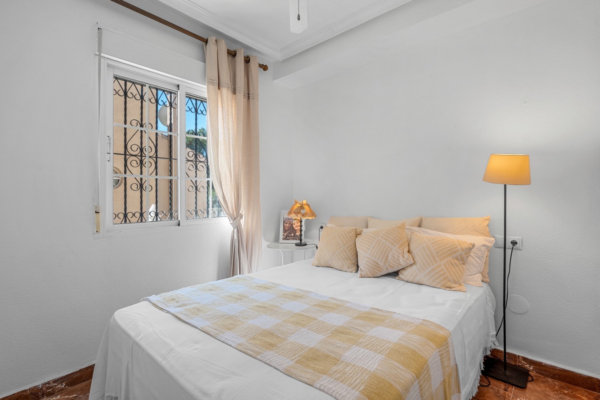 Återförsäljning - Villa -
Villamartin - Costa Blanca