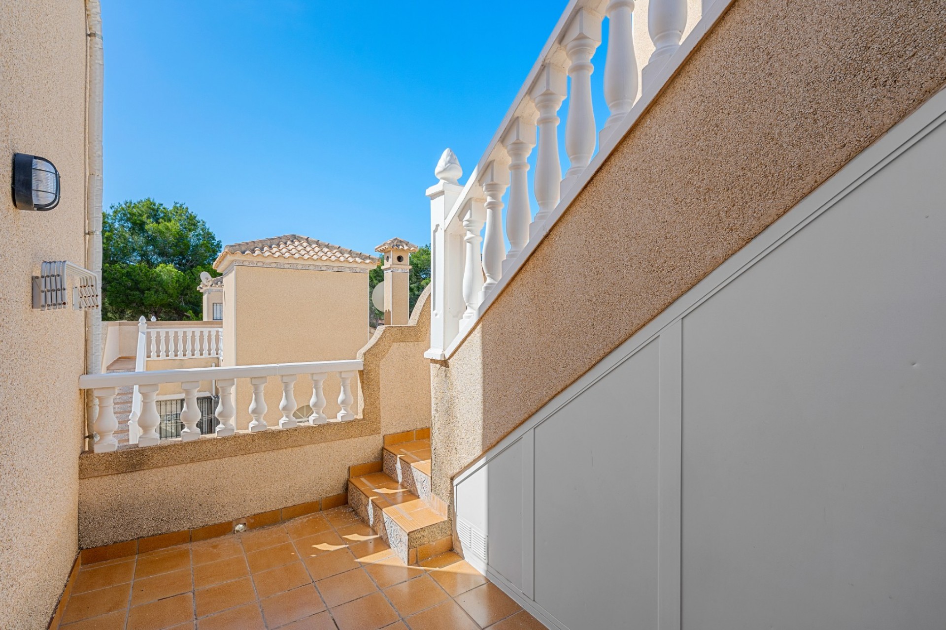 Återförsäljning - Villa -
Villamartin - Costa Blanca