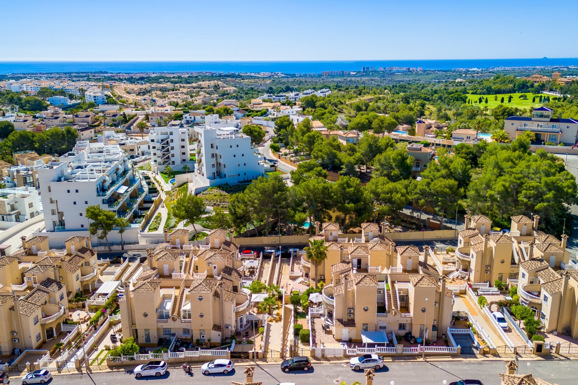 Återförsäljning - Villa -
Villamartin - Costa Blanca
