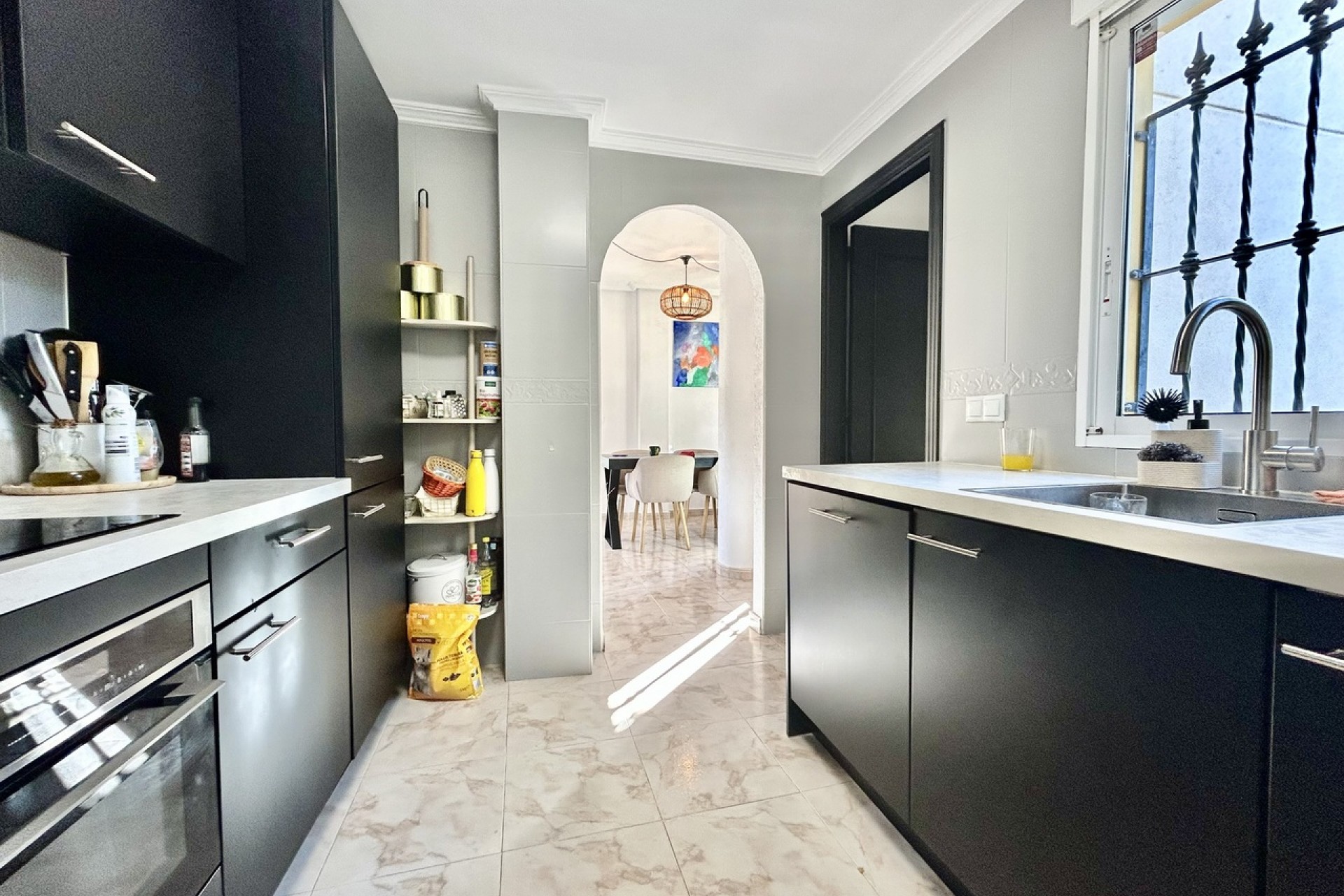 Återförsäljning - Villa -
Villamartin - Costa Blanca