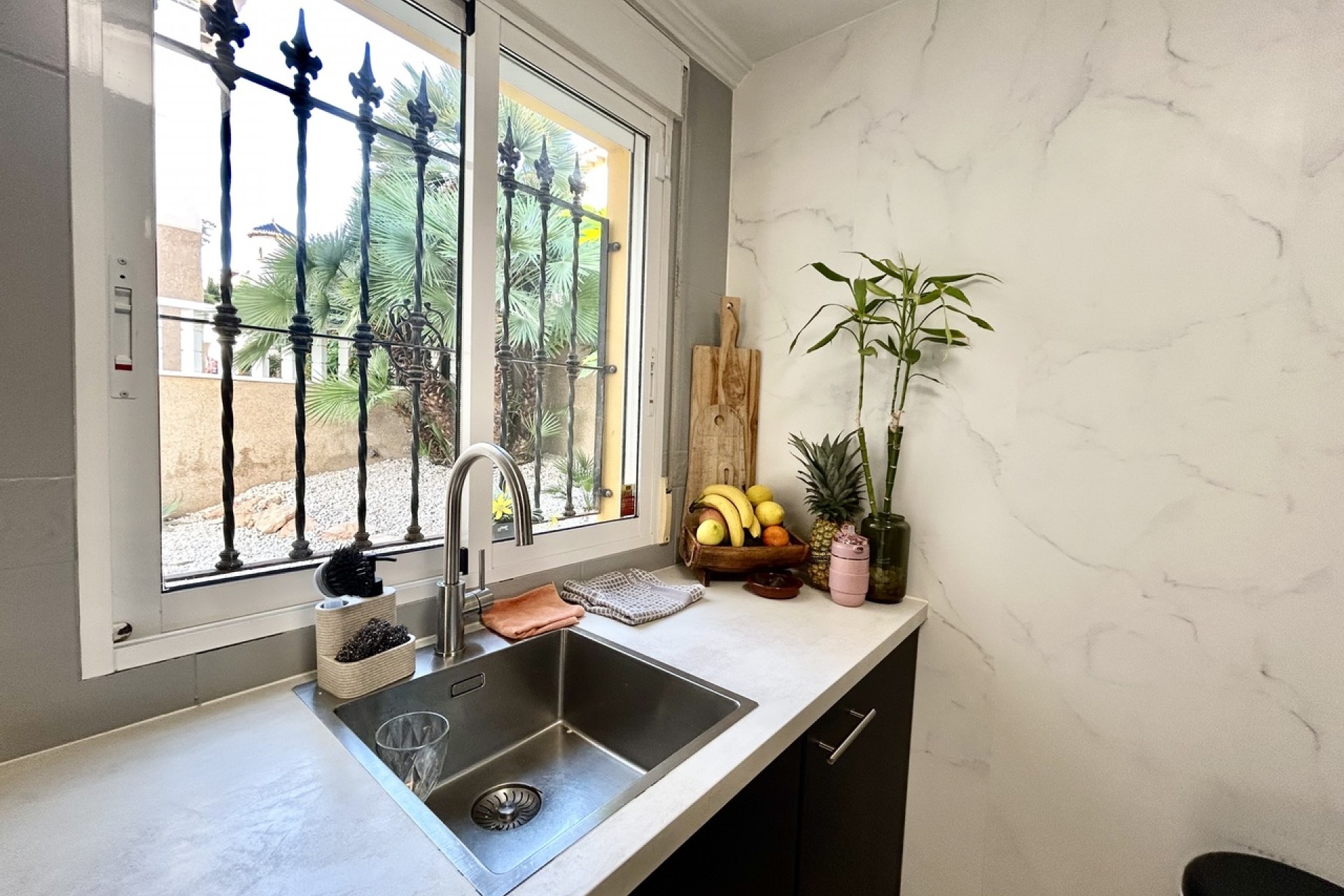 Återförsäljning - Villa -
Villamartin - Costa Blanca