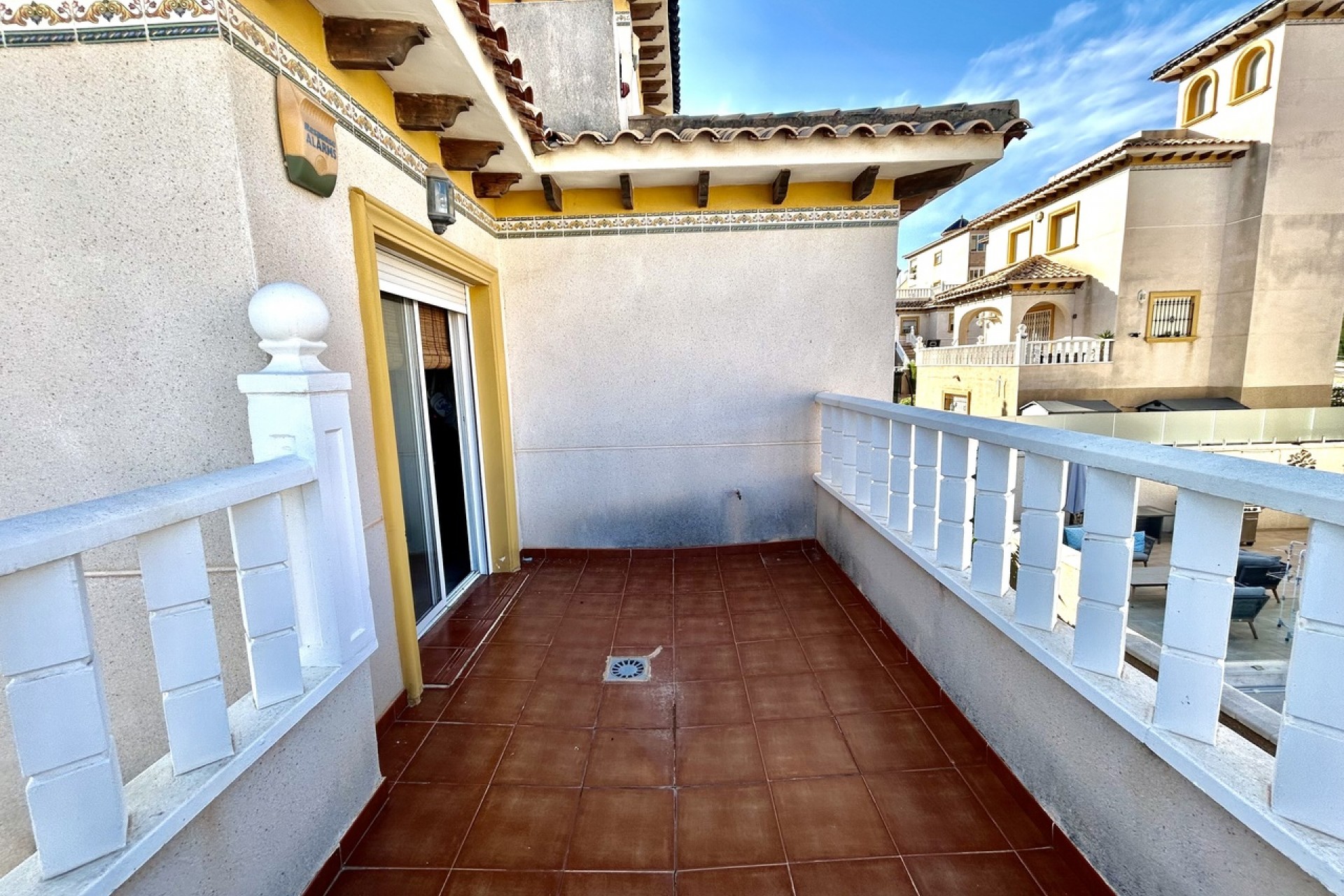 Återförsäljning - Villa -
Villamartin - Costa Blanca