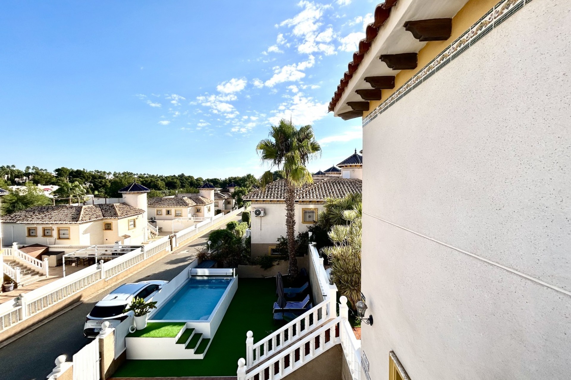 Återförsäljning - Villa -
Villamartin - Costa Blanca