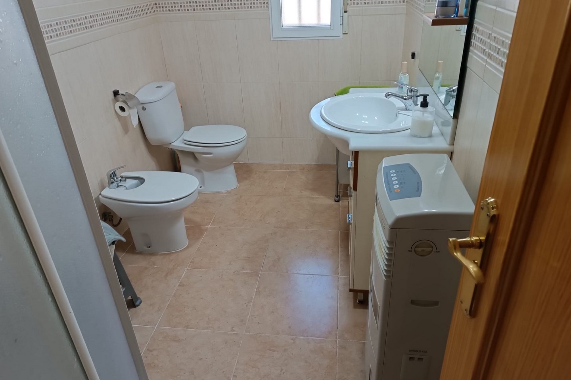 Återförsäljning - Villa -
Yecla - Inland