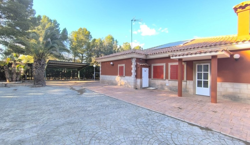 Återförsäljning - Villa -
Yecla - Inland