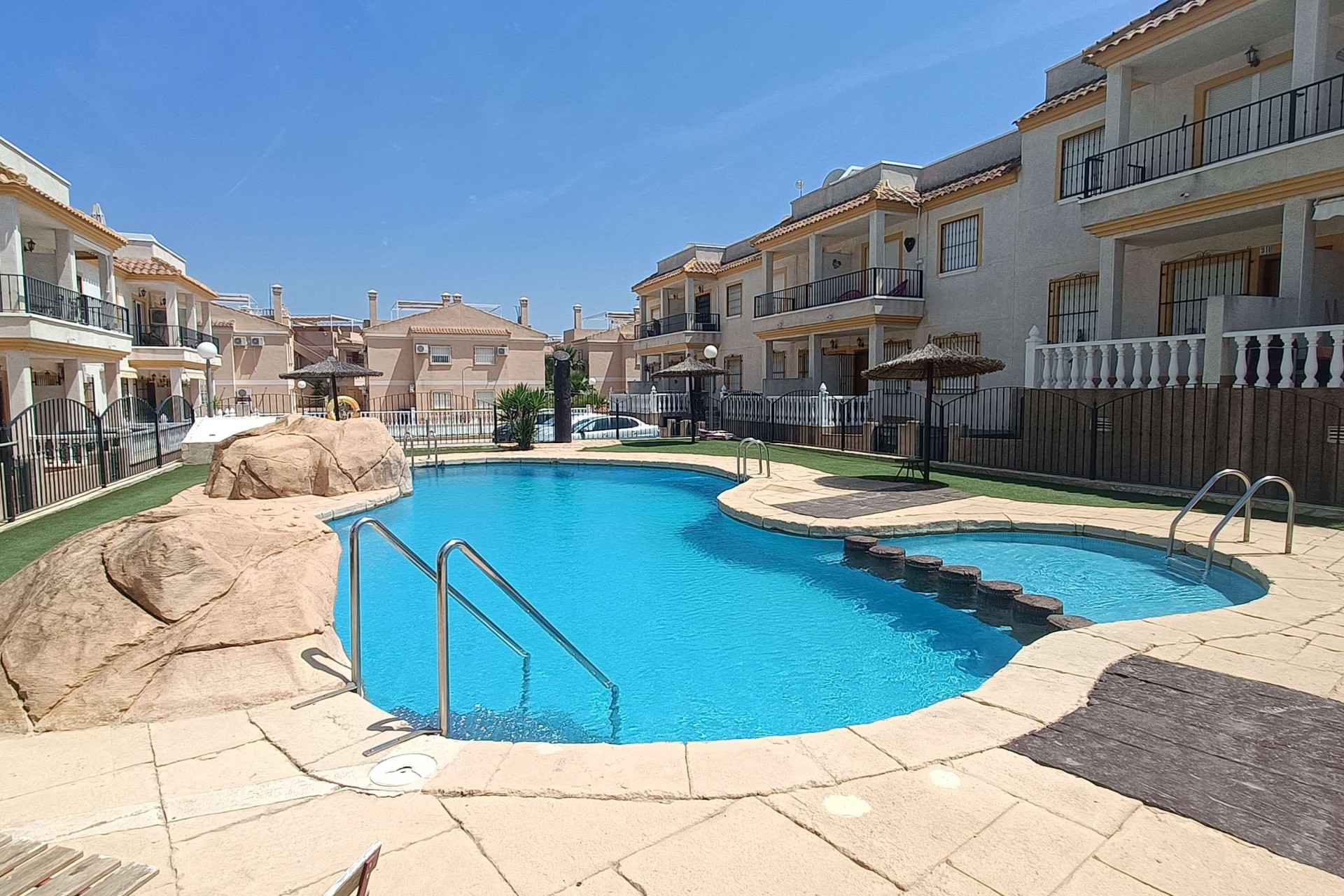 Brukt - Apartment -
Algorfa - Inland