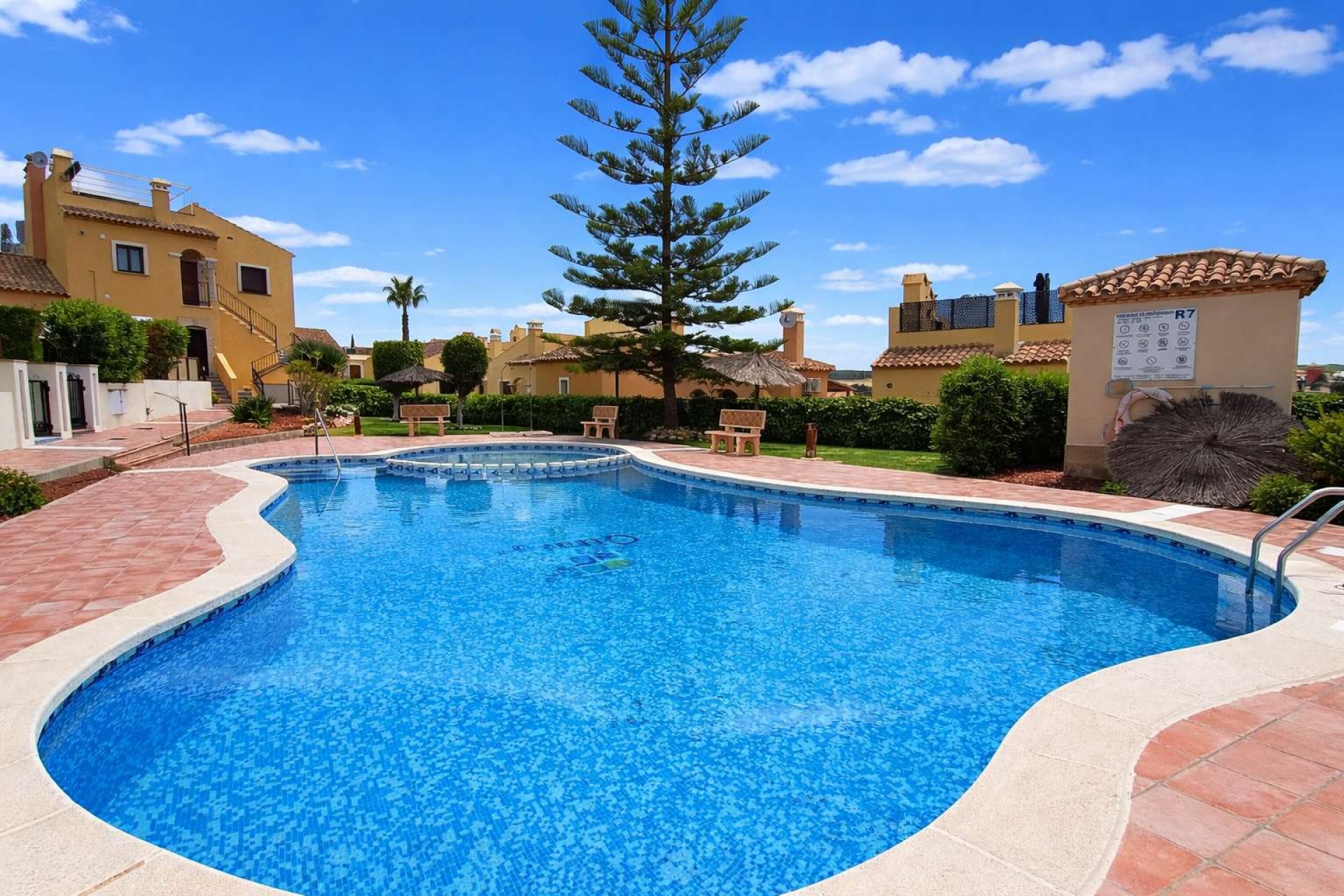 Brukt - Apartment -
Algorfa - Inland