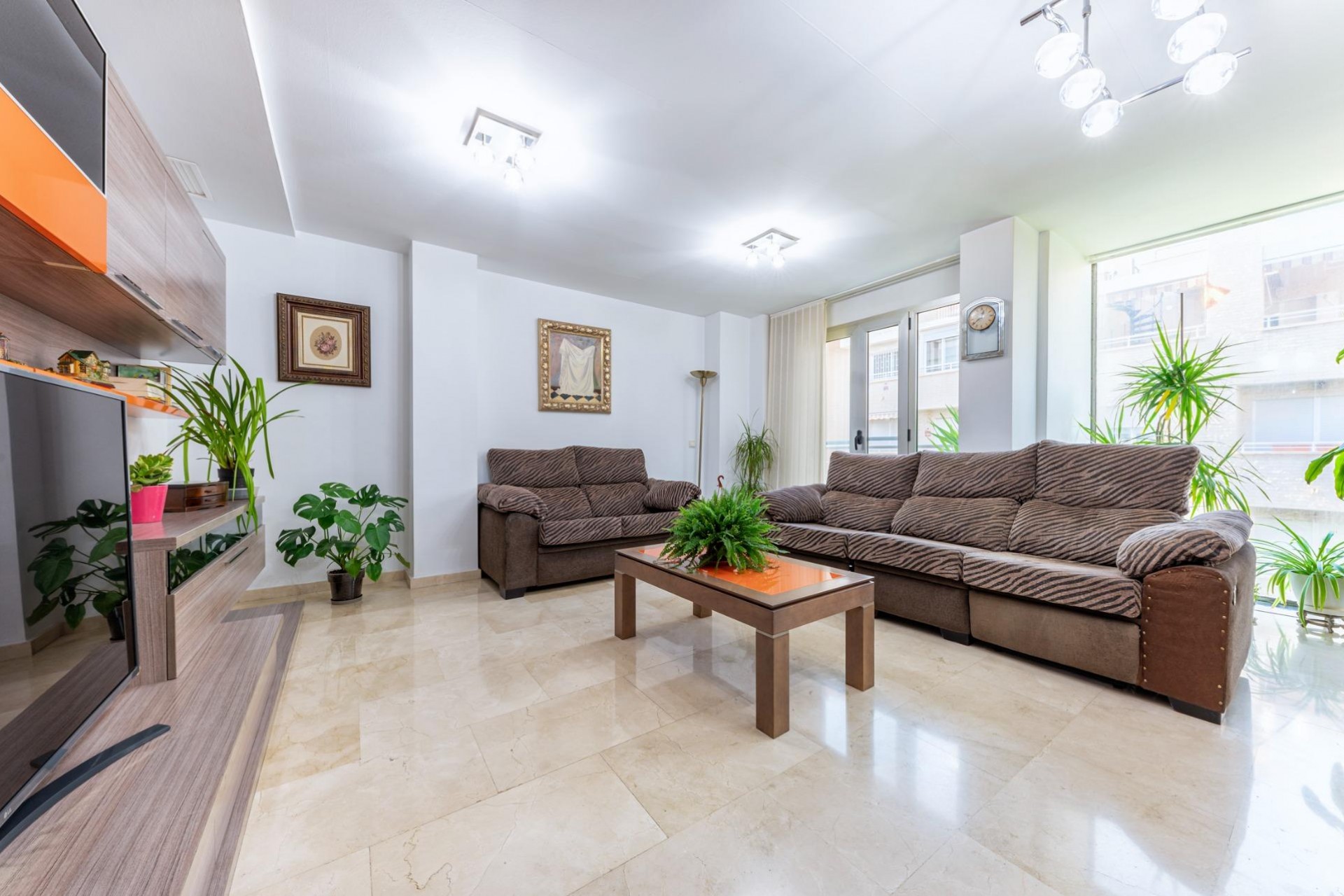 Brukt - Apartment -
Alicante - Benalua