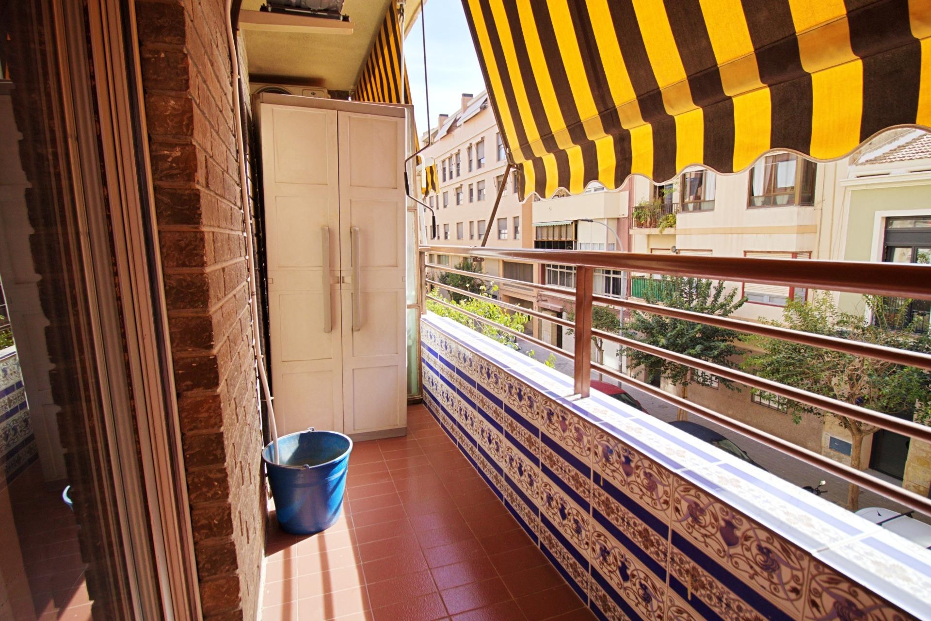Brukt - Apartment -
Alicante - Benalua
