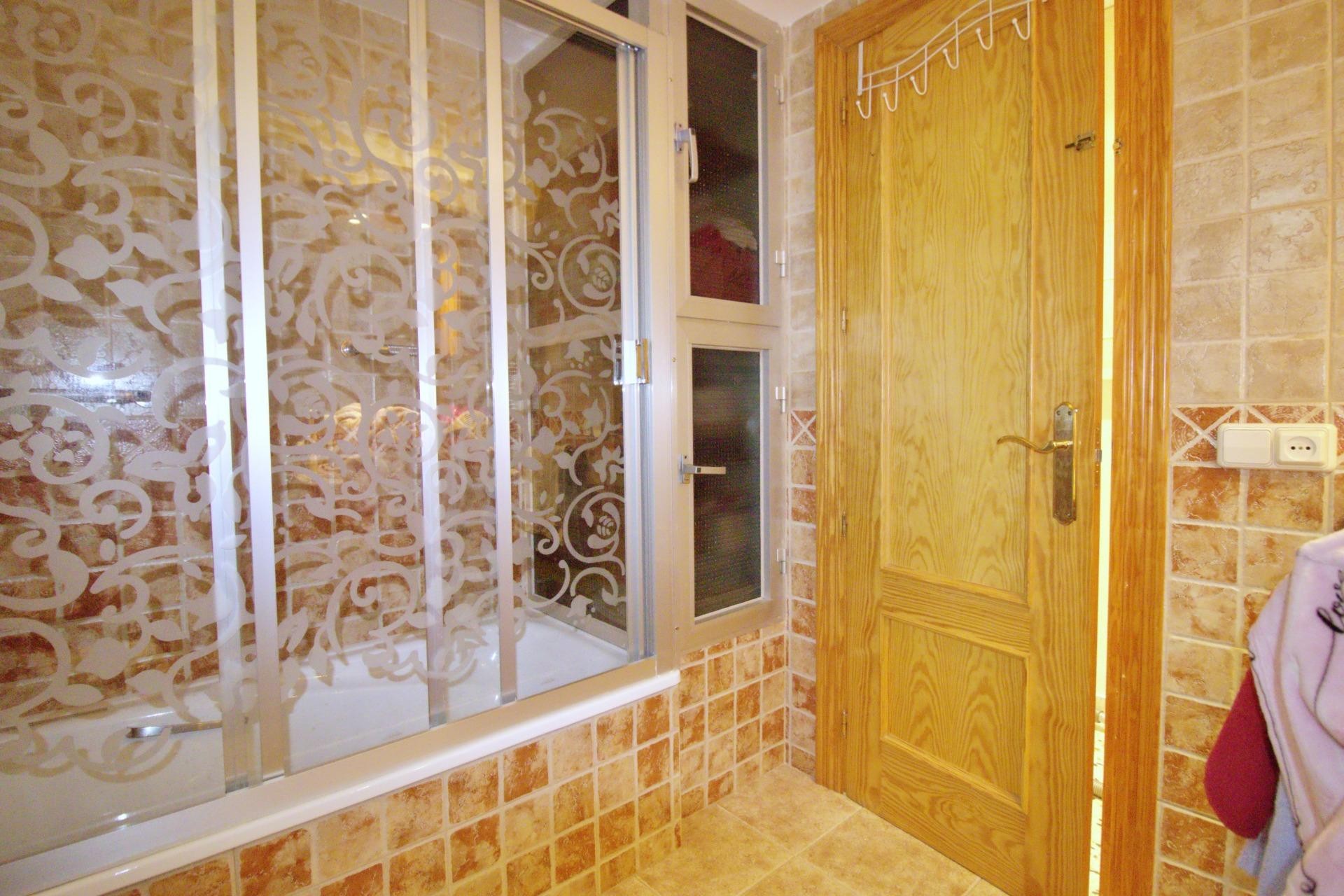 Brukt - Apartment -
Alicante - Benalua