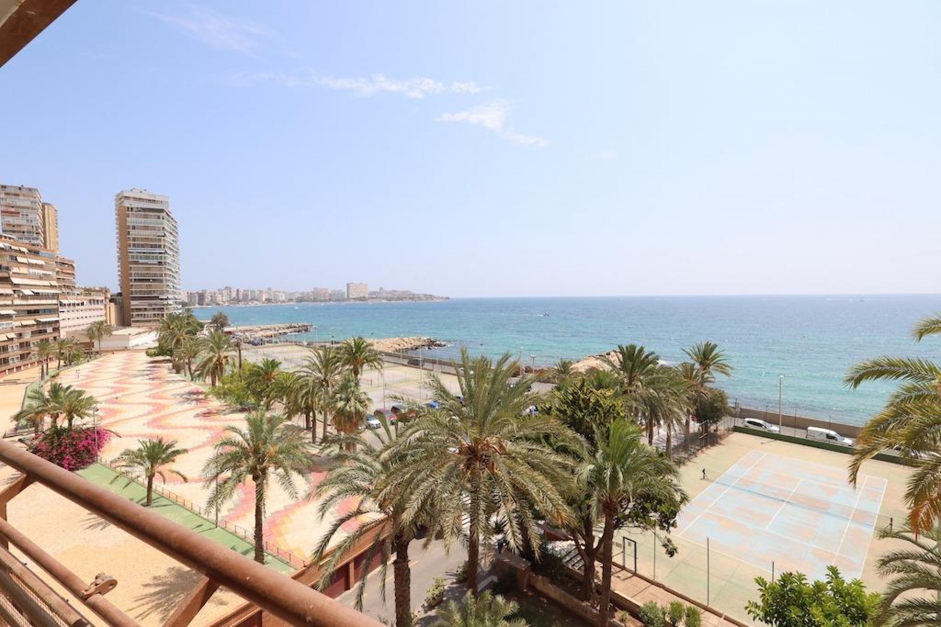 Brukt - Apartment -
Alicante - Costa Blanca