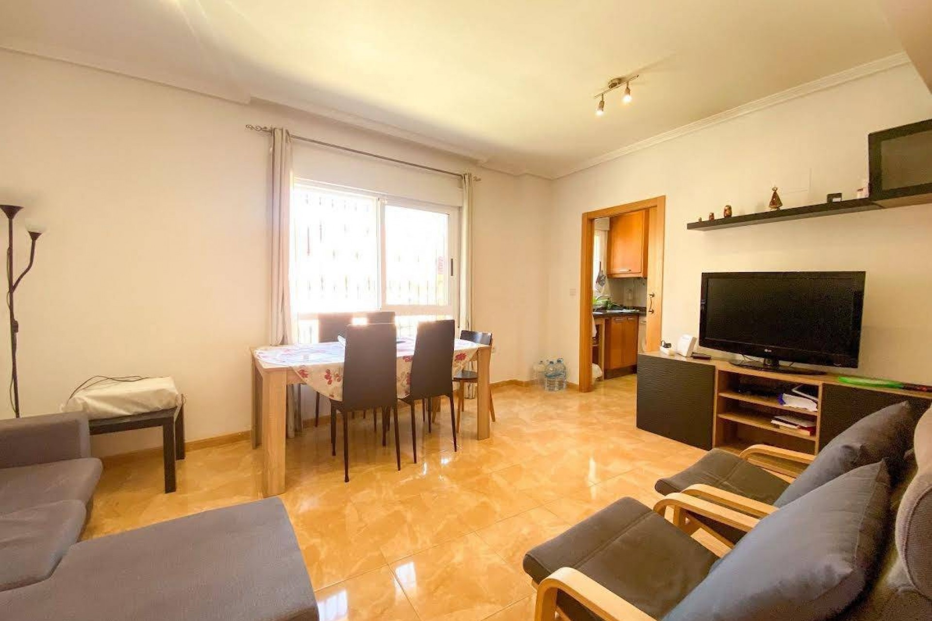 Brukt - Apartment -
Almoradí - Colegio Canales Y Martinez