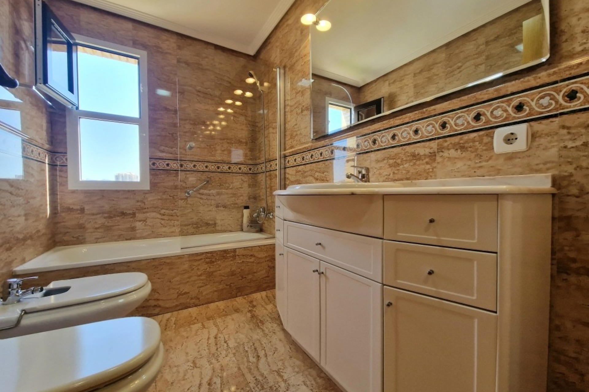 Brukt - Apartment -
Benidorm - Costa Blanca