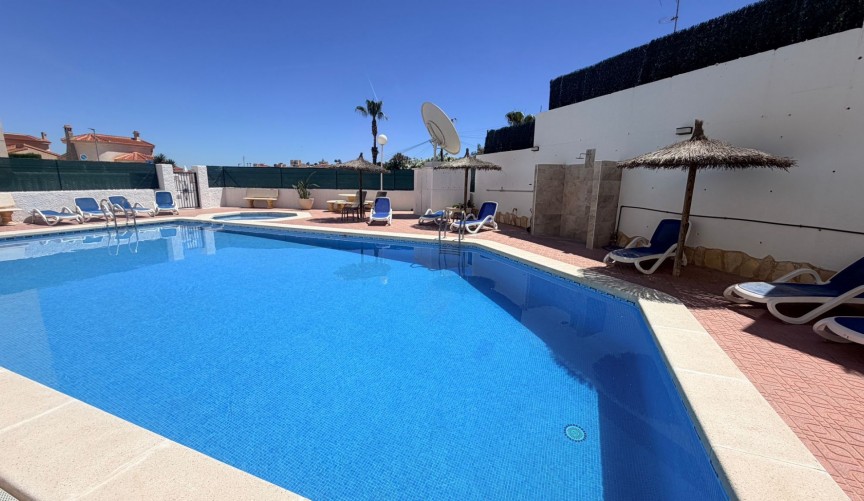 Brukt - Apartment -
Ciudad Quesada - Costa Blanca