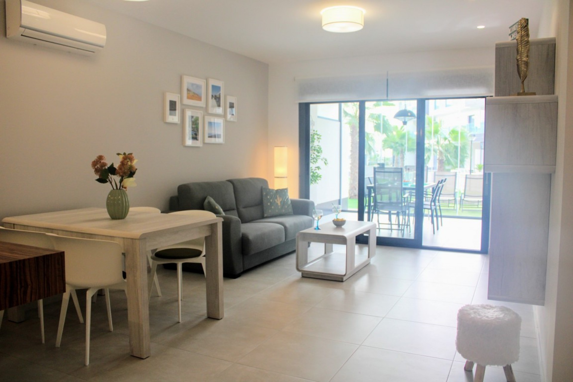 Brukt - Apartment -
El Raso - Costa Blanca