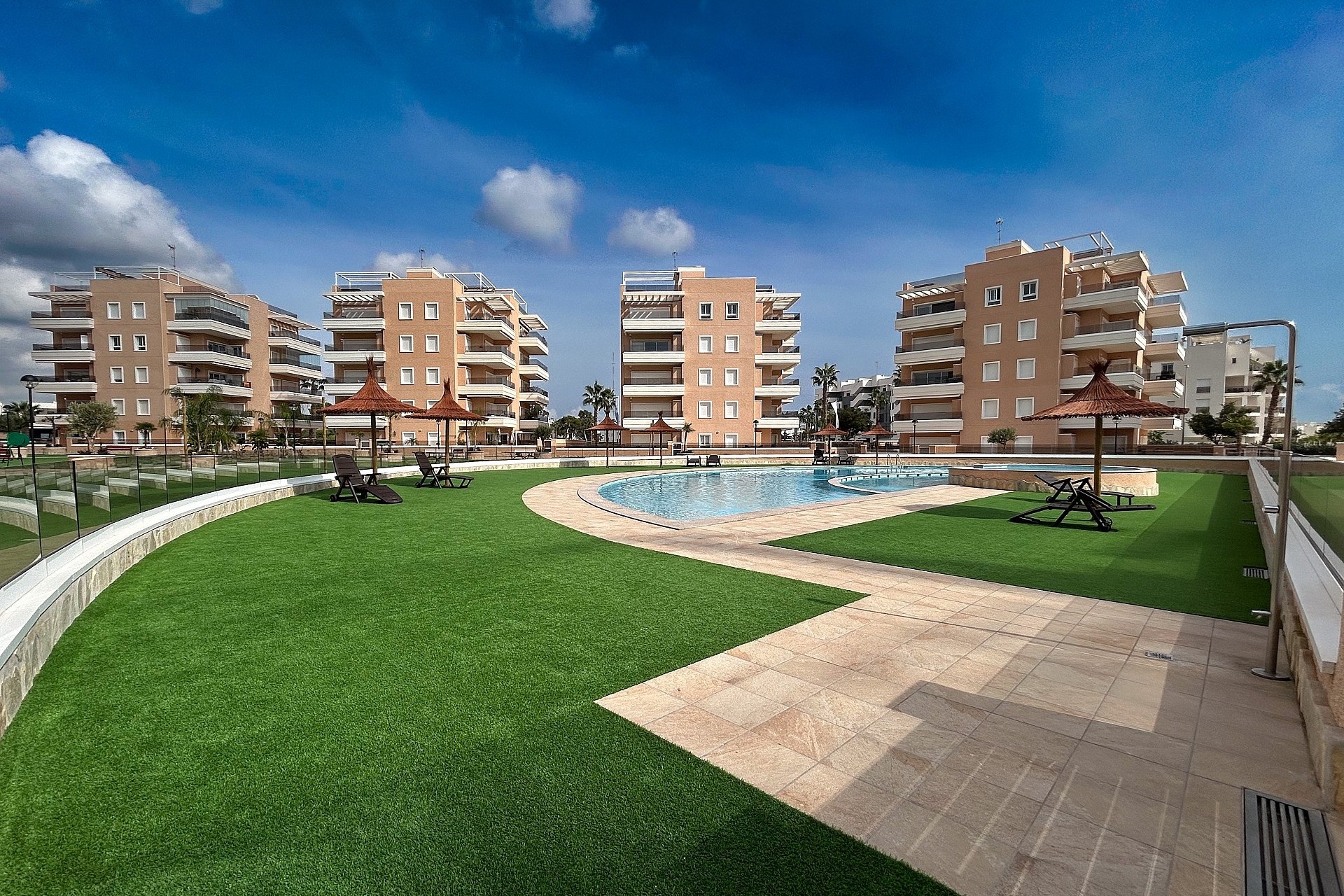 Brukt - Apartment -
El Raso - Costa Blanca