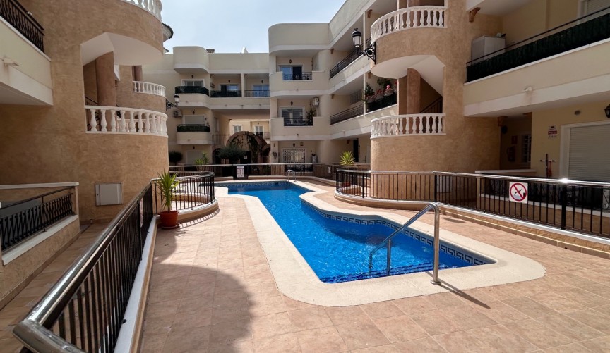 Brukt - Apartment -
Jacarilla - Inland