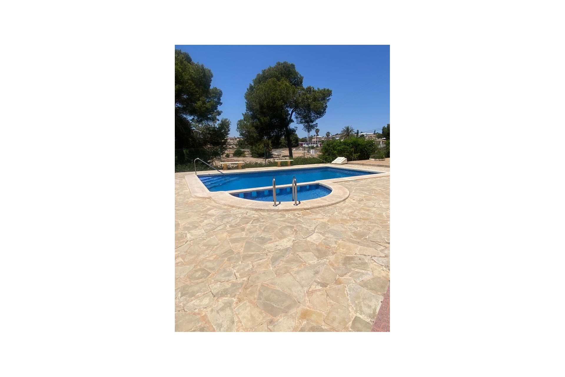 Brukt - Apartment -
Lo Pepin - Inland