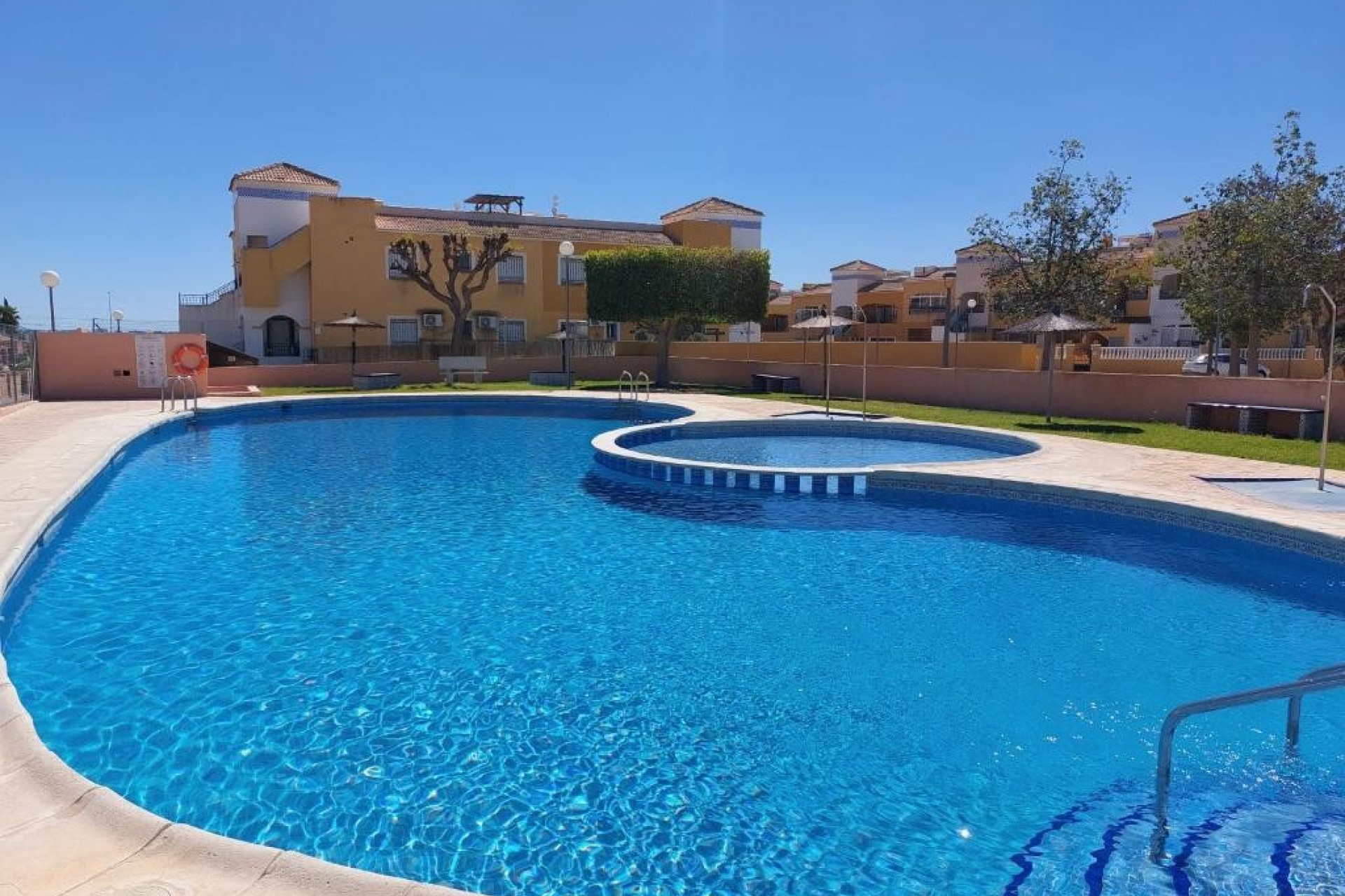 Brukt - Apartment -
Los Montesinos - Costa Blanca
