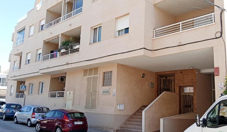 Brukt - Apartment -
Los Montesinos - PUEBLO CENTRO