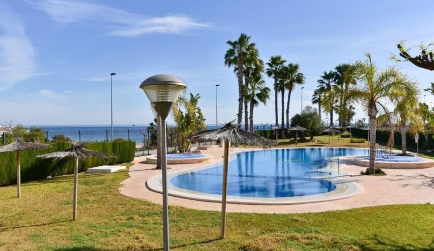 Brukt - Apartment -
Mil Palmeras - Costa Blanca